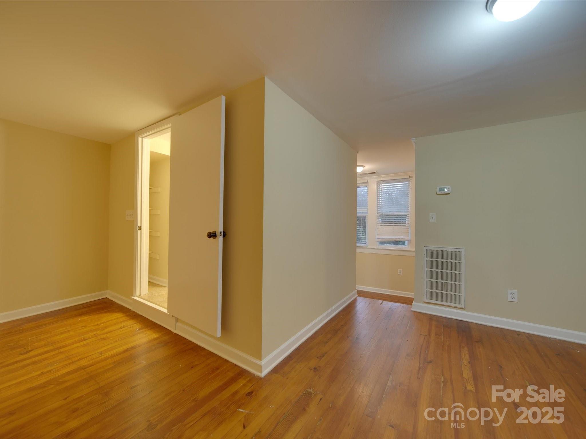 126 E Division Avenue Property Photo 30