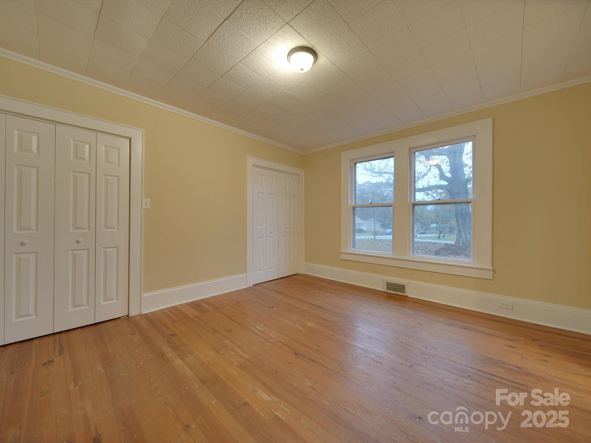 126 E Division Avenue Property Photo 36