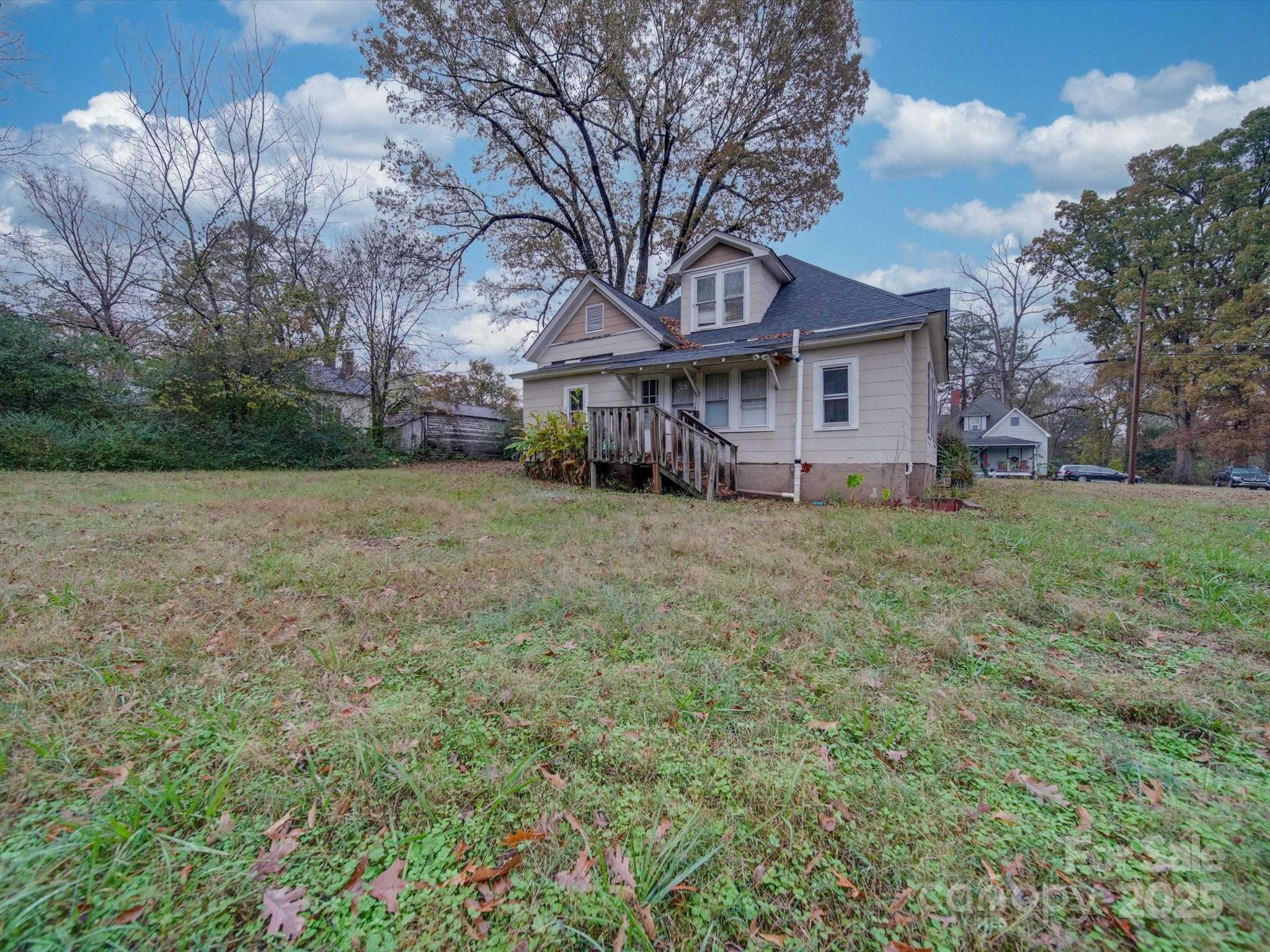 126 E Division Avenue Property Photo 43