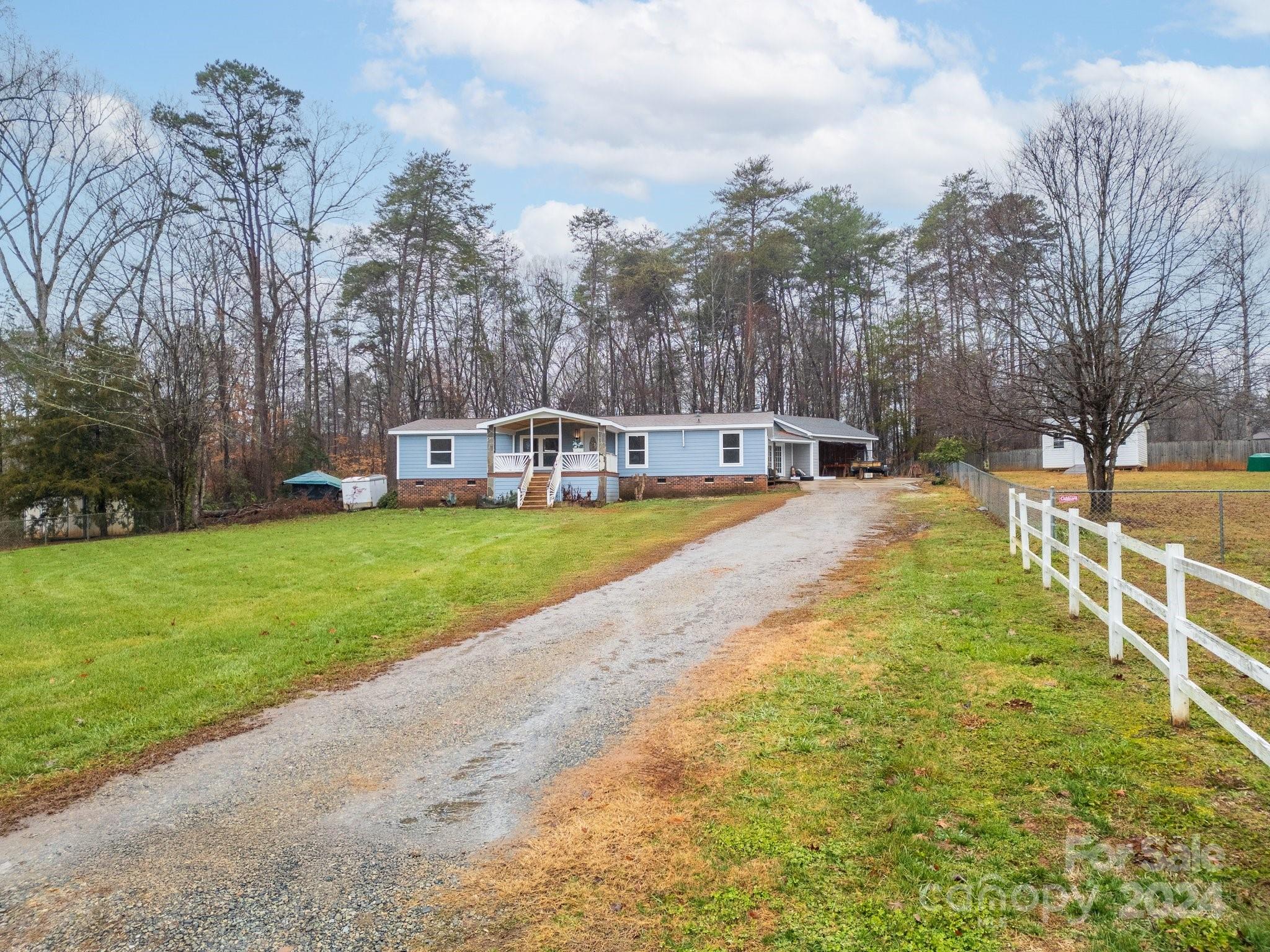 5112 Green Leaf Court Property Photo 6