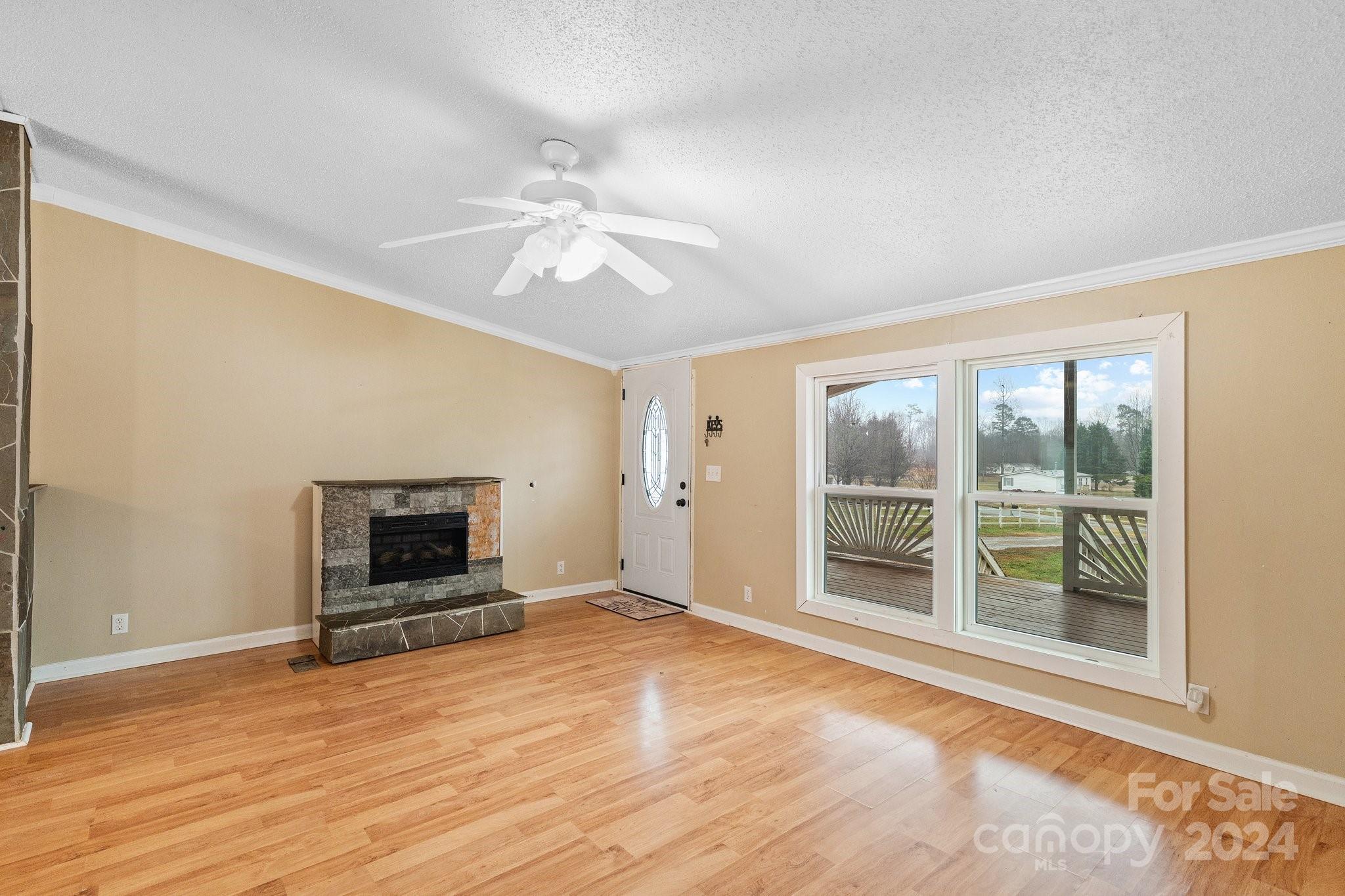5112 Green Leaf Court Property Photo 9