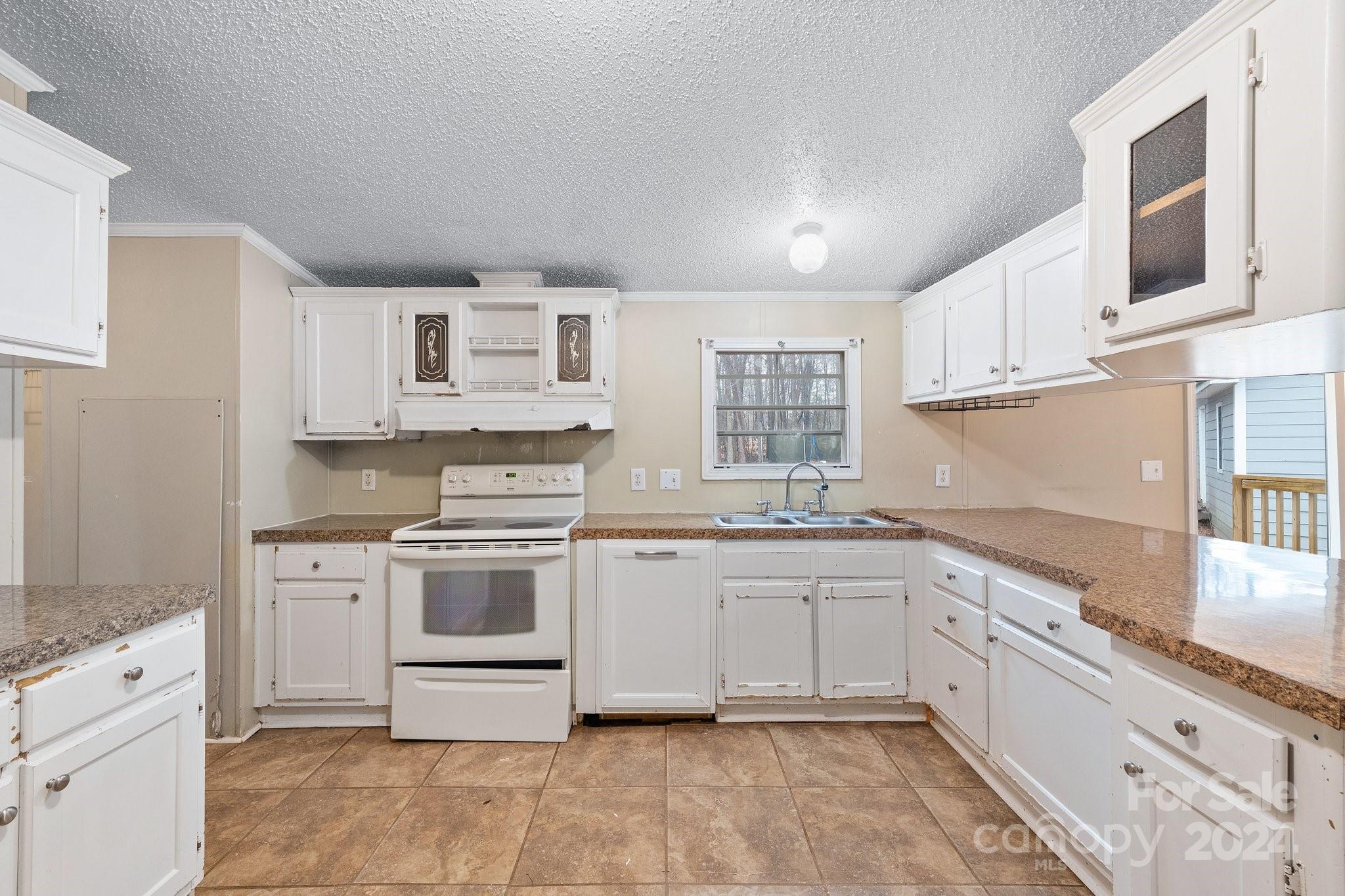 5112 Green Leaf Court Property Photo 11