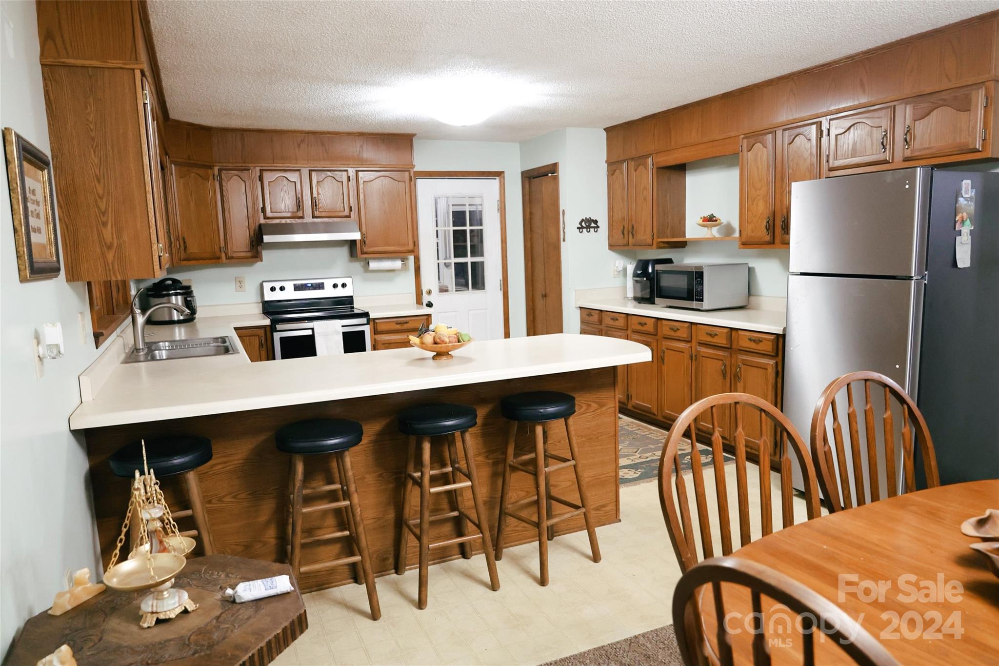 636 Maple Creek Road Property Photo 4