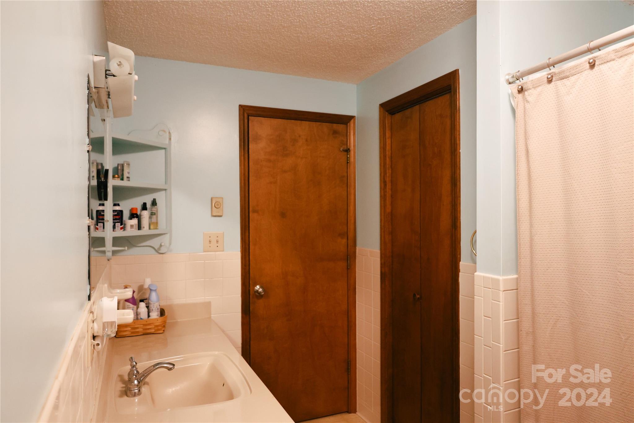 636 Maple Creek Road Property Photo 6