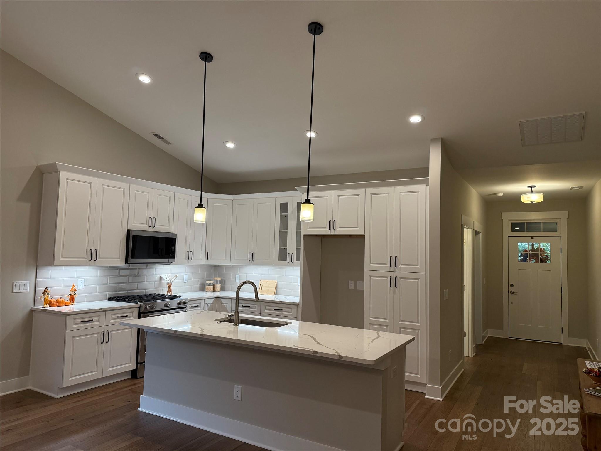 20 Craftsman Overlook Ridge Property Photo 8