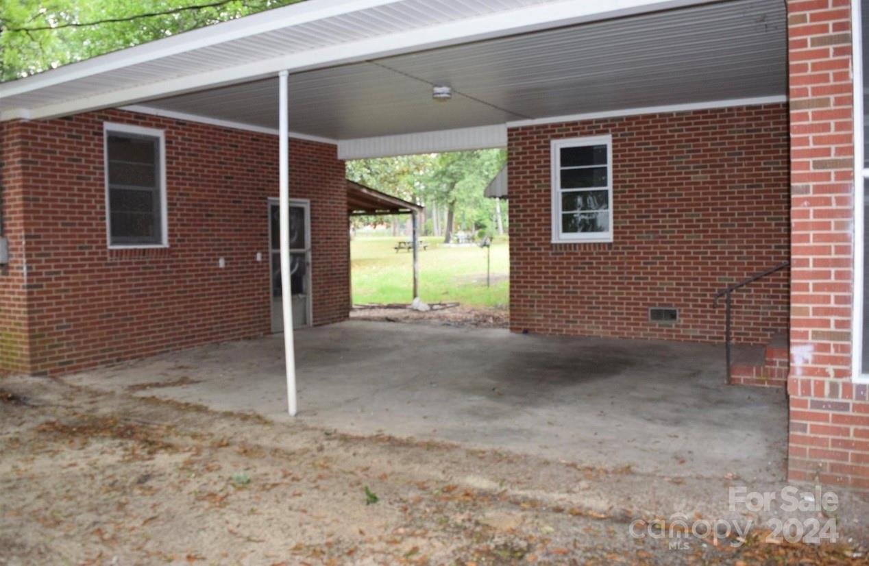 703 Blackmon Street Property Photo 4