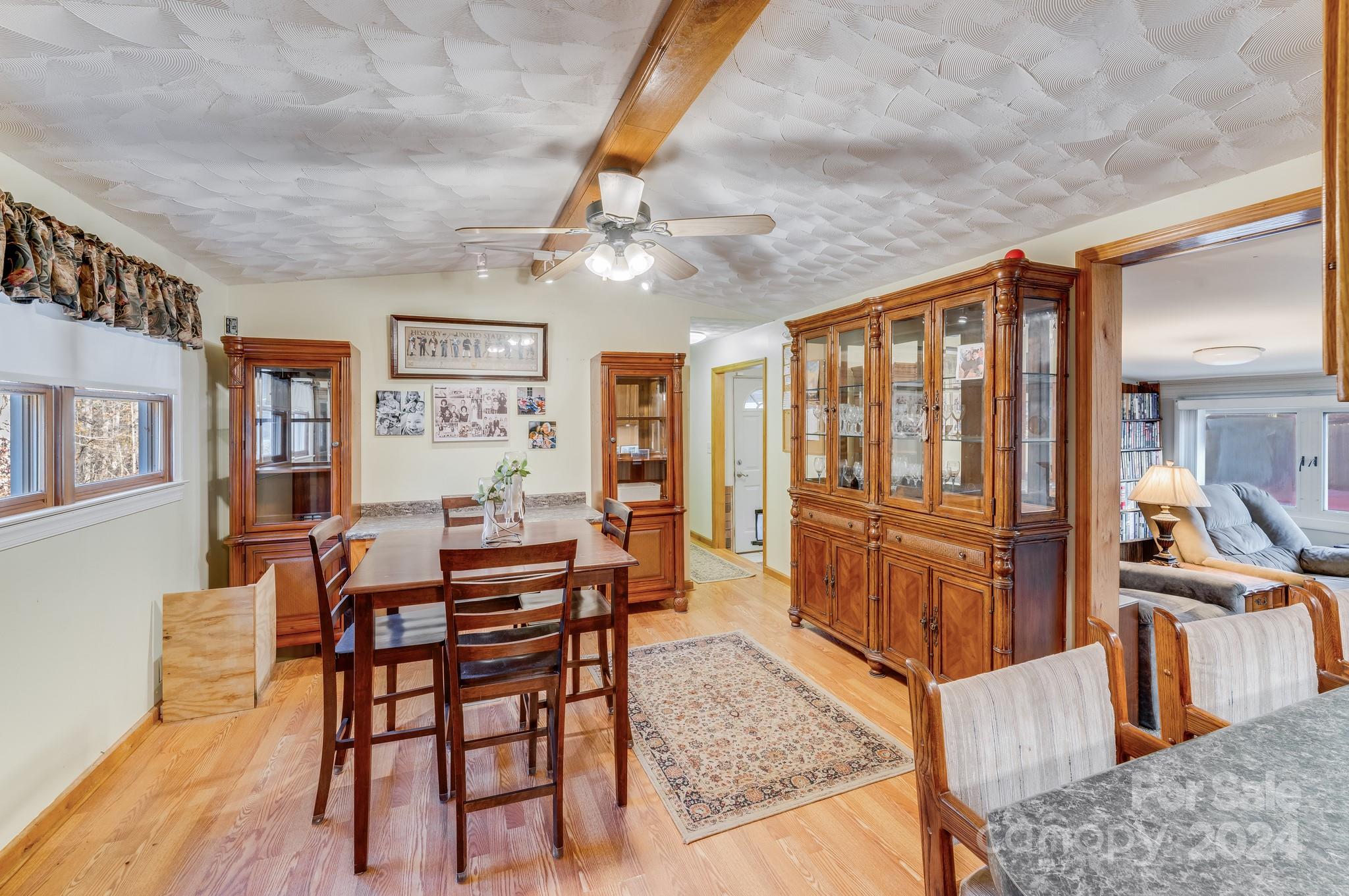 465 Lakedale Drive Property Photo 9