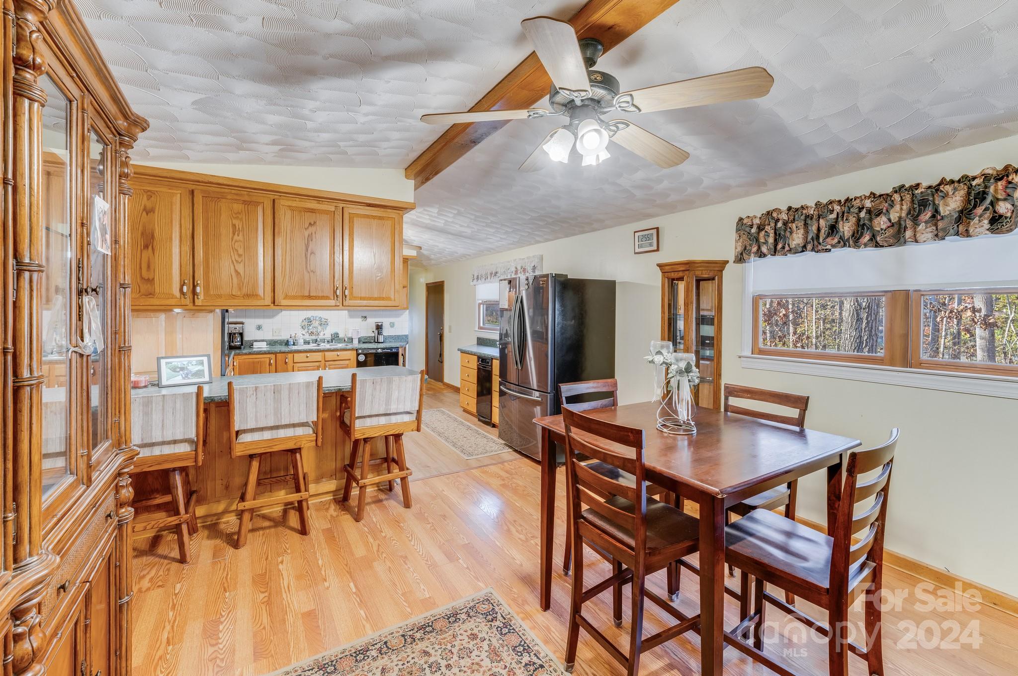 465 Lakedale Drive Property Photo 11