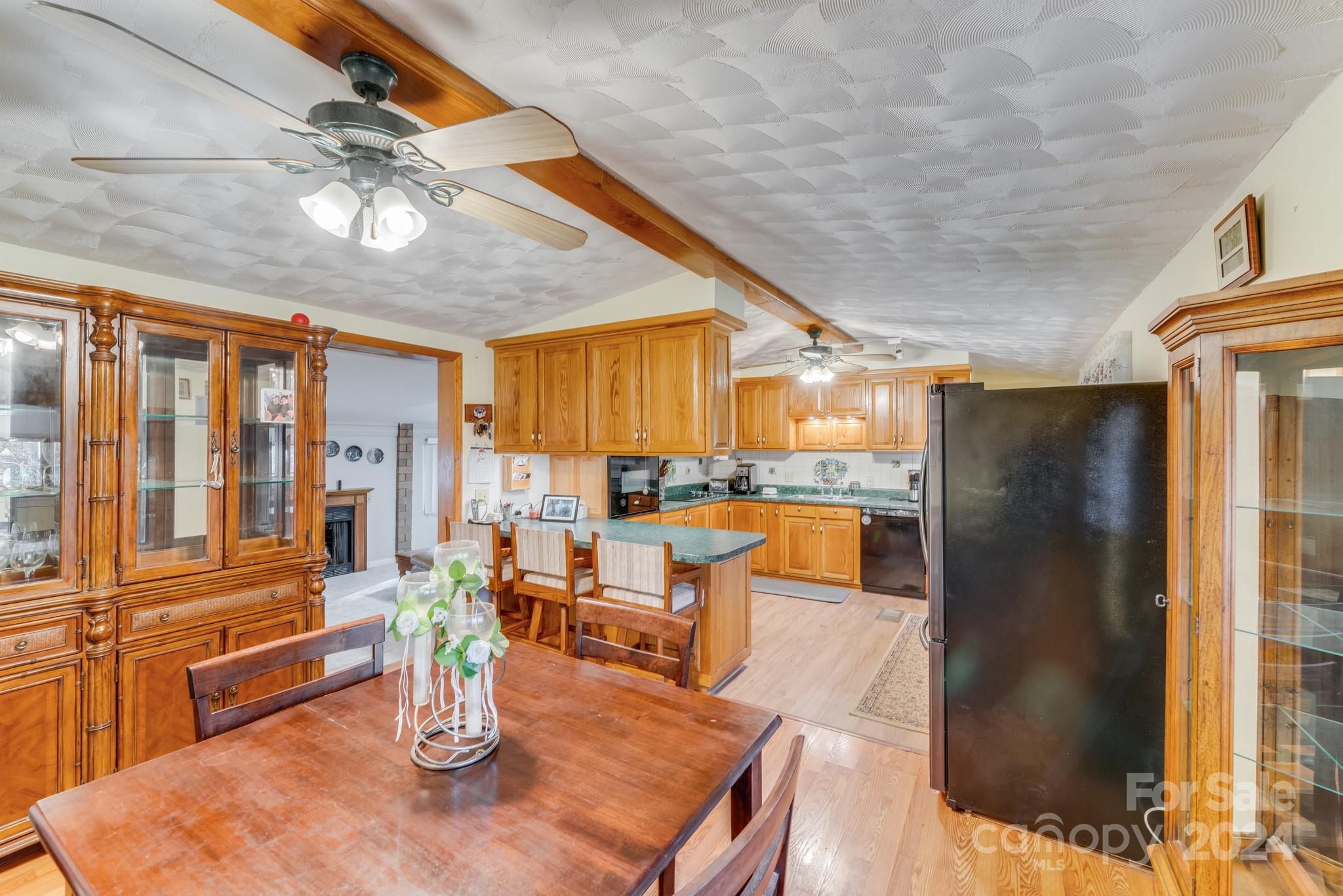 465 Lakedale Drive Property Photo 12