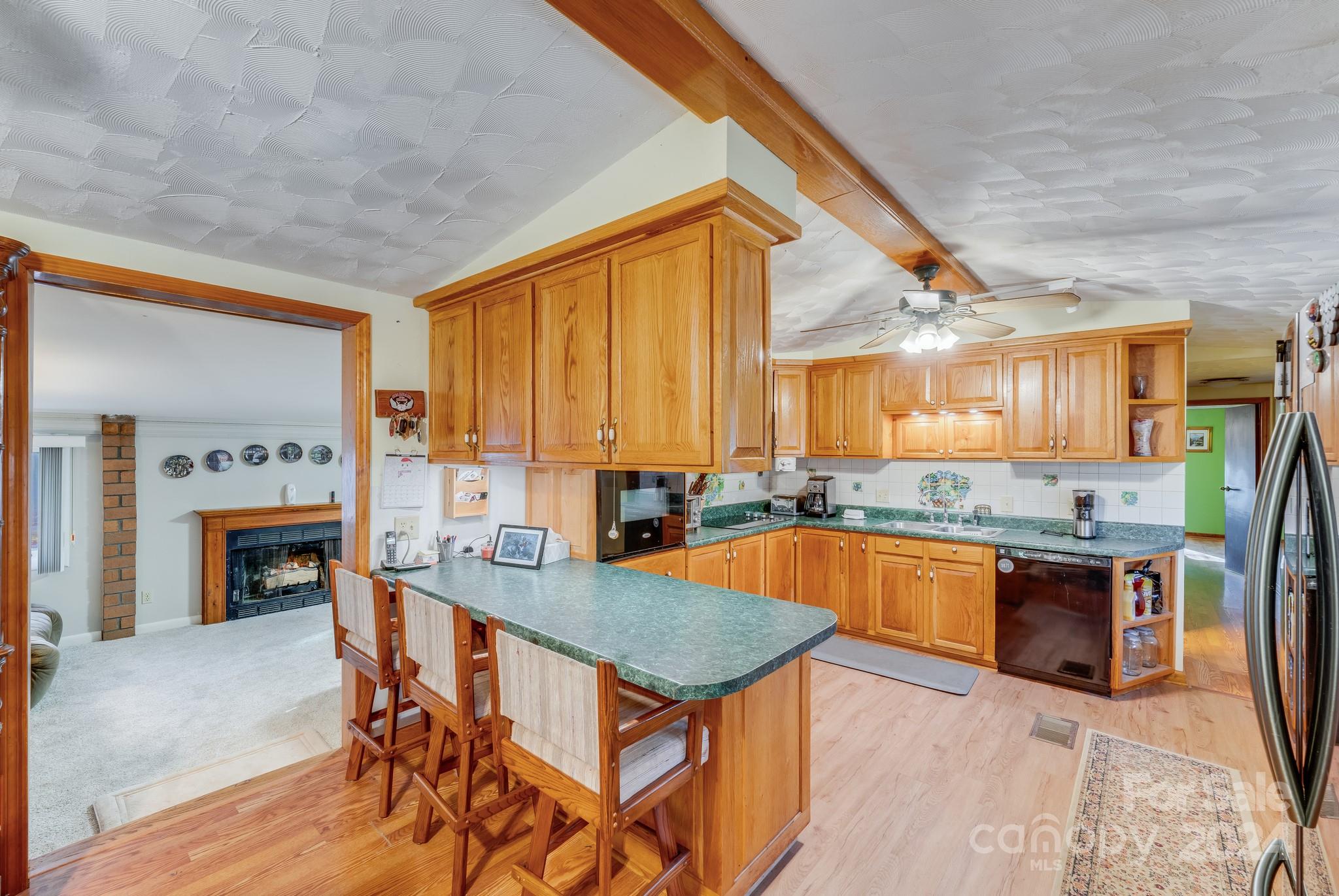 465 Lakedale Drive Property Photo 13