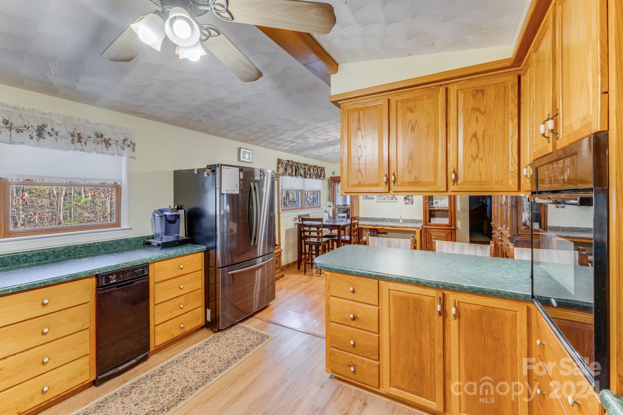 465 Lakedale Drive Property Photo 16