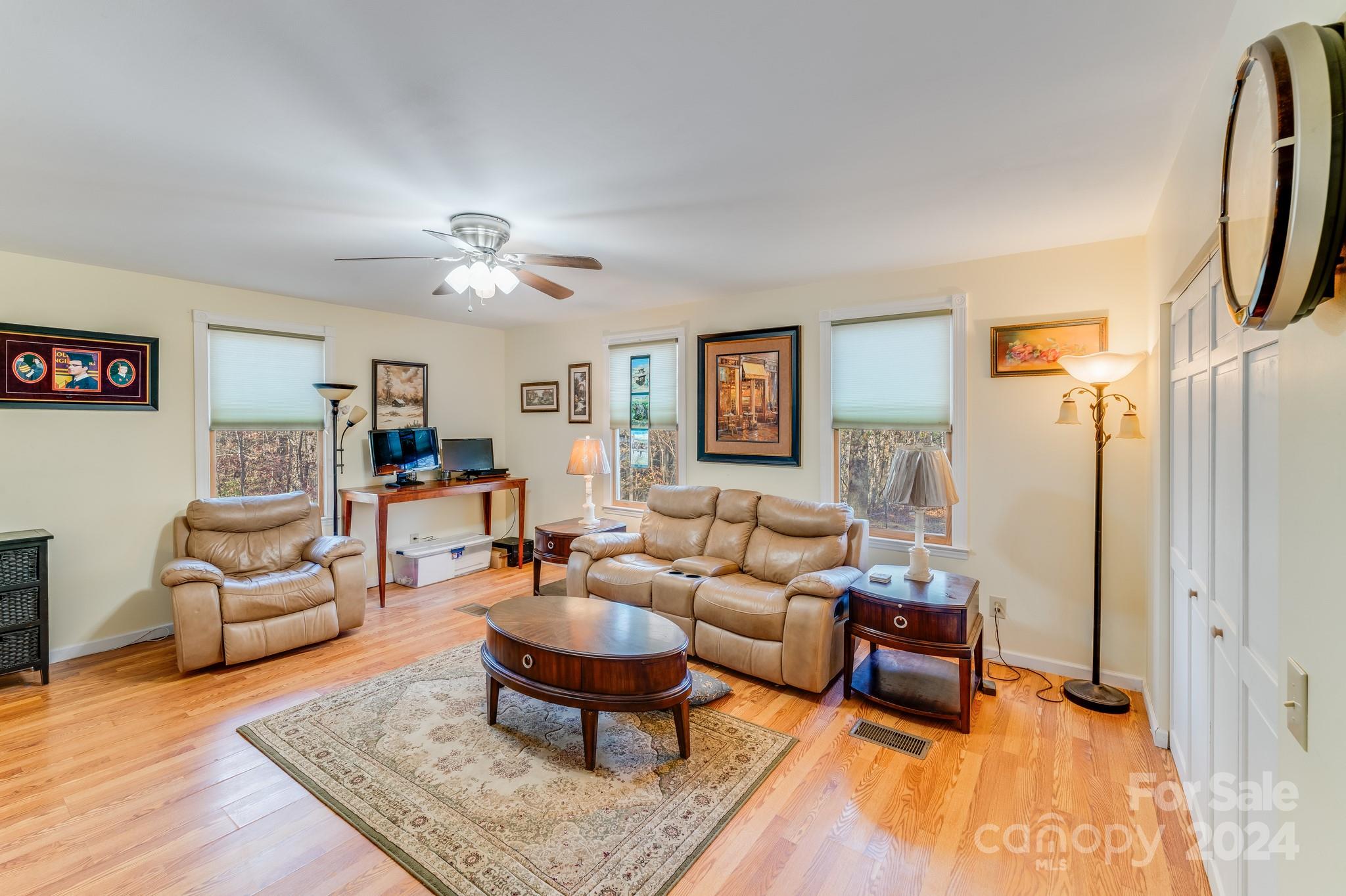 465 Lakedale Drive Property Photo 28