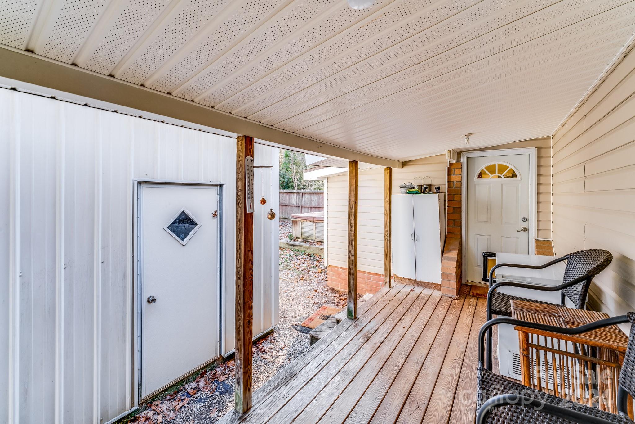 465 Lakedale Drive Property Photo 36