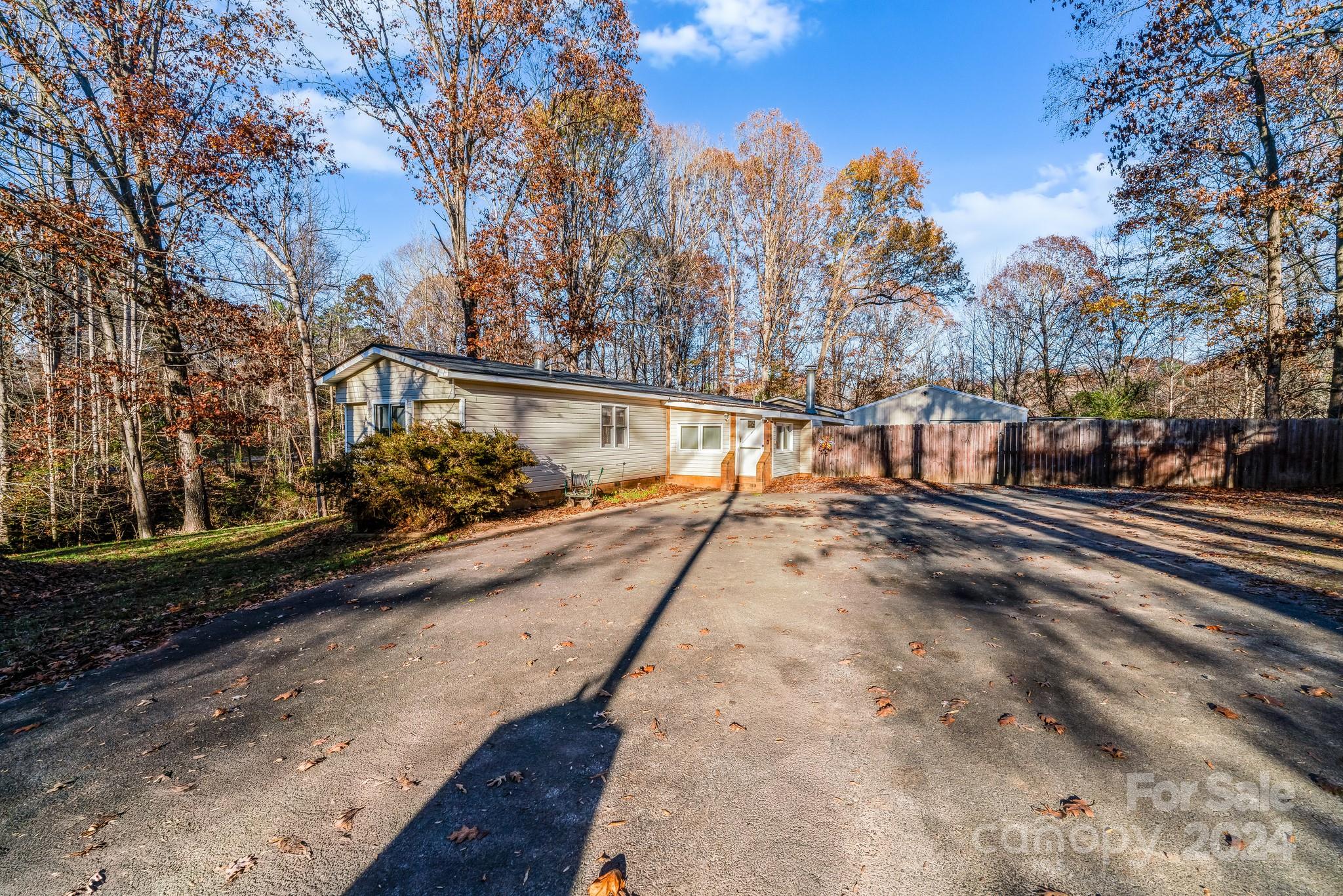 465 Lakedale Drive Property Photo 39
