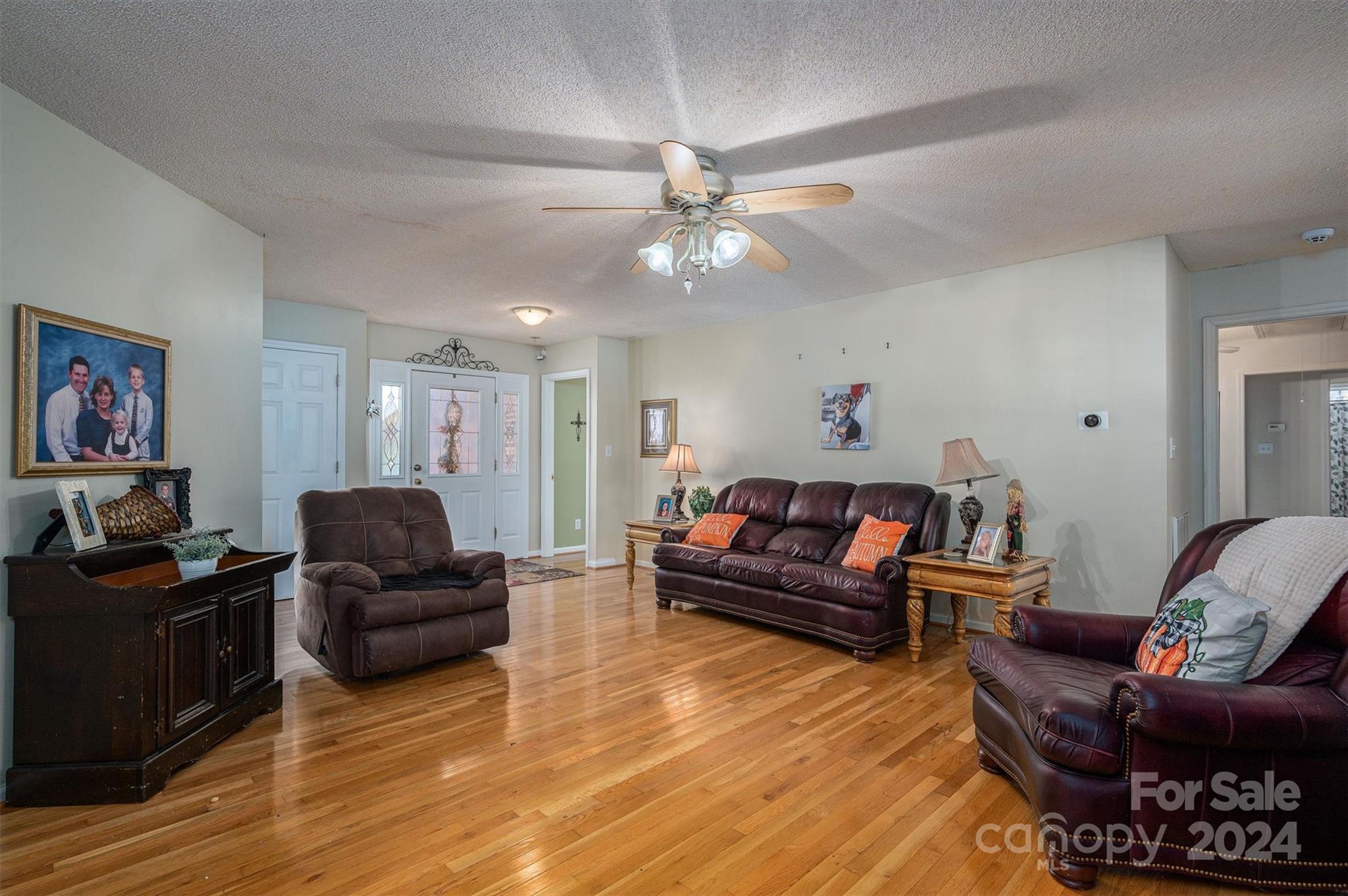 1335 Huckleberry Drive Property Photo 3