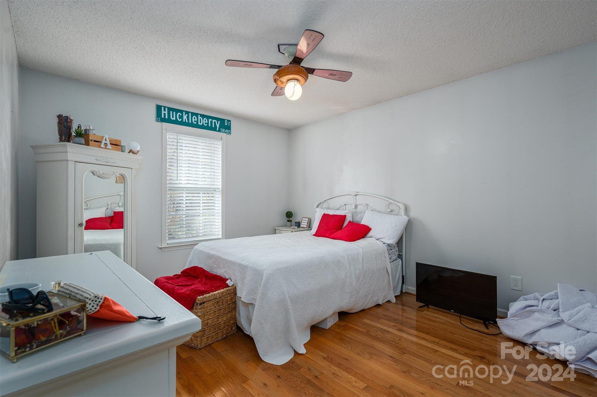 1335 Huckleberry Drive Property Photo 16