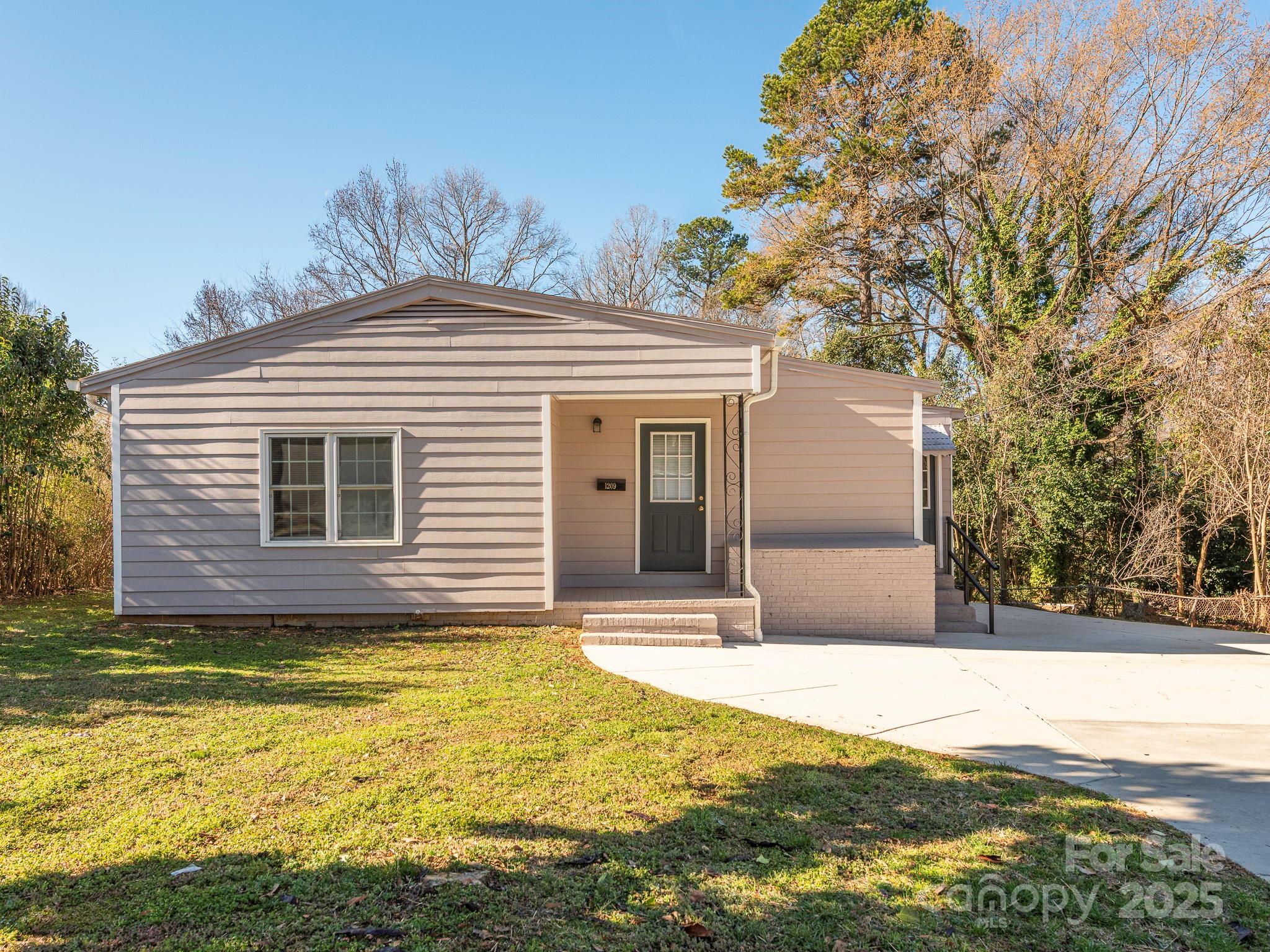 1209 Moretz Avenue Property Photo