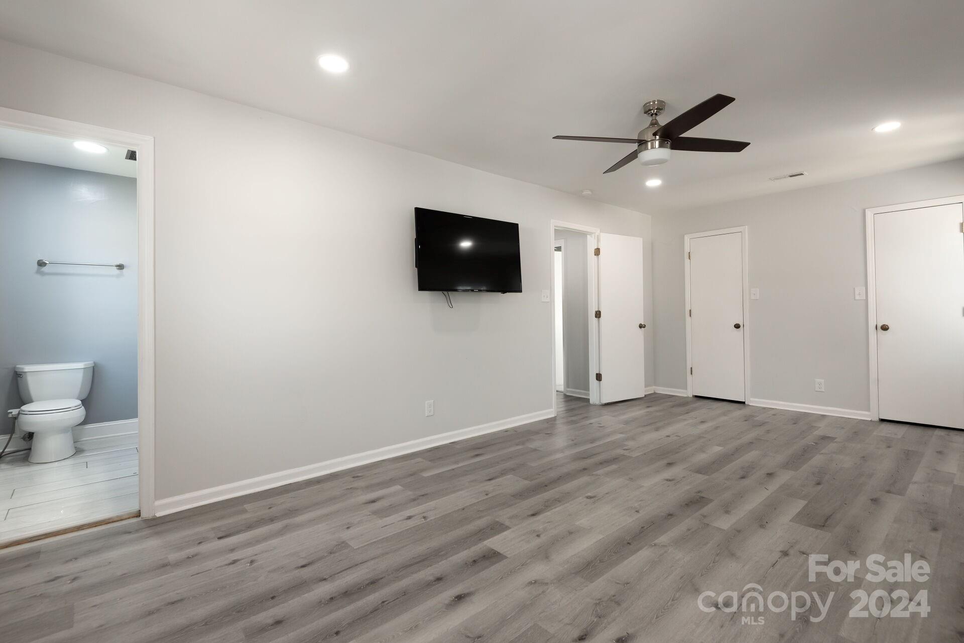 7704 Cedar Bluff Lane Property Photo 14