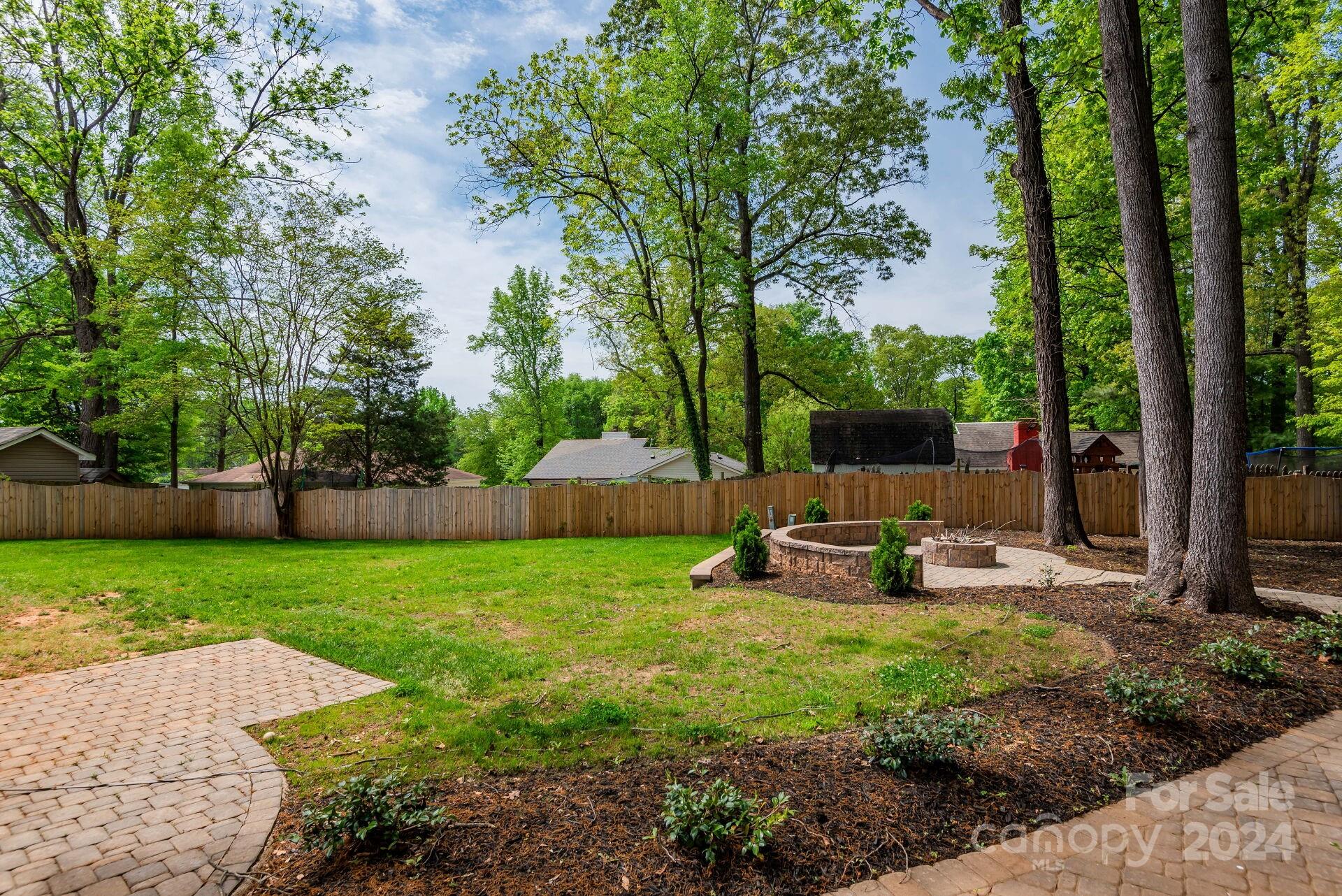 7704 Cedar Bluff Lane Property Photo 24