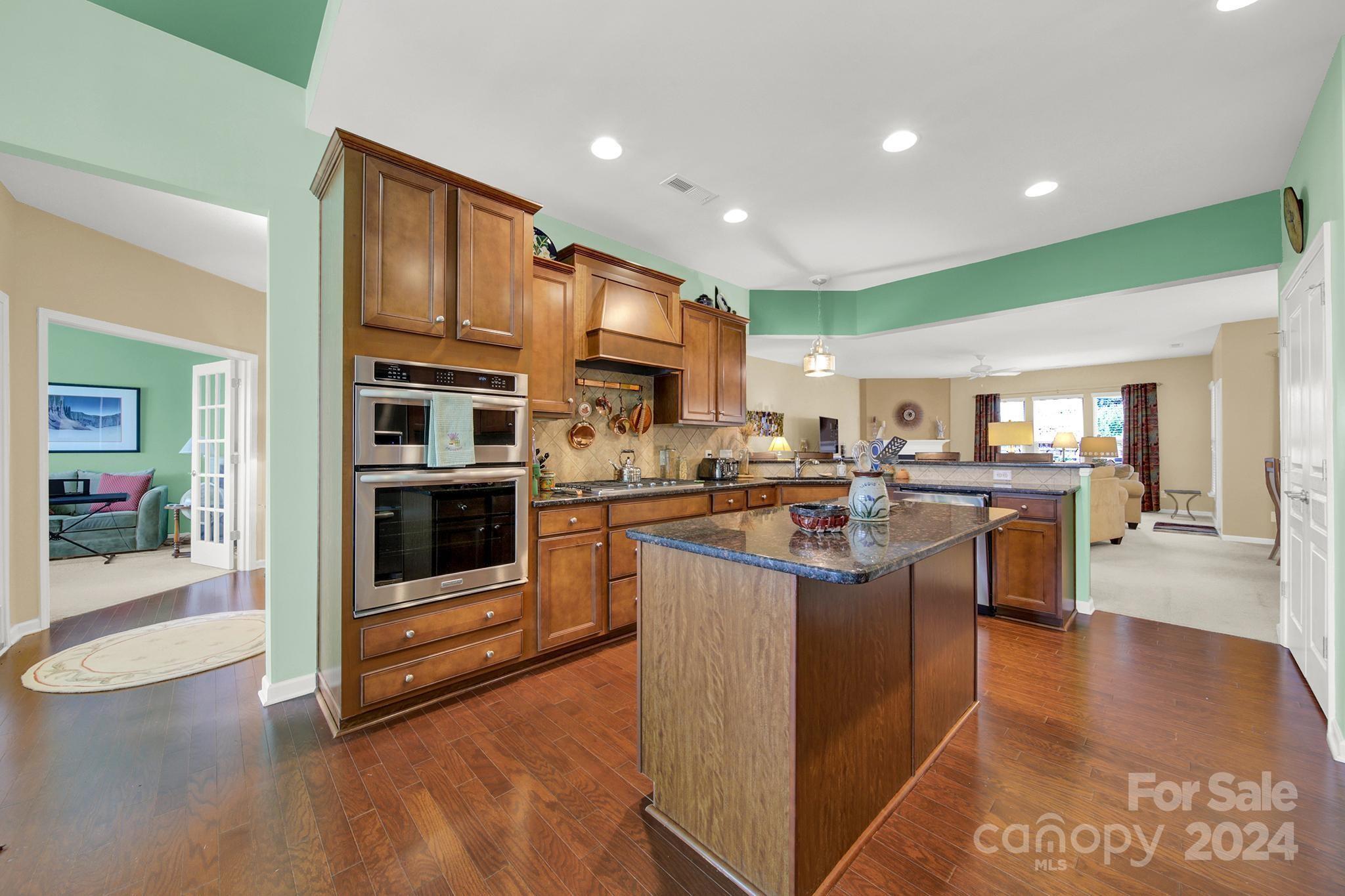 4022 Blackburn Court Property Photo 6