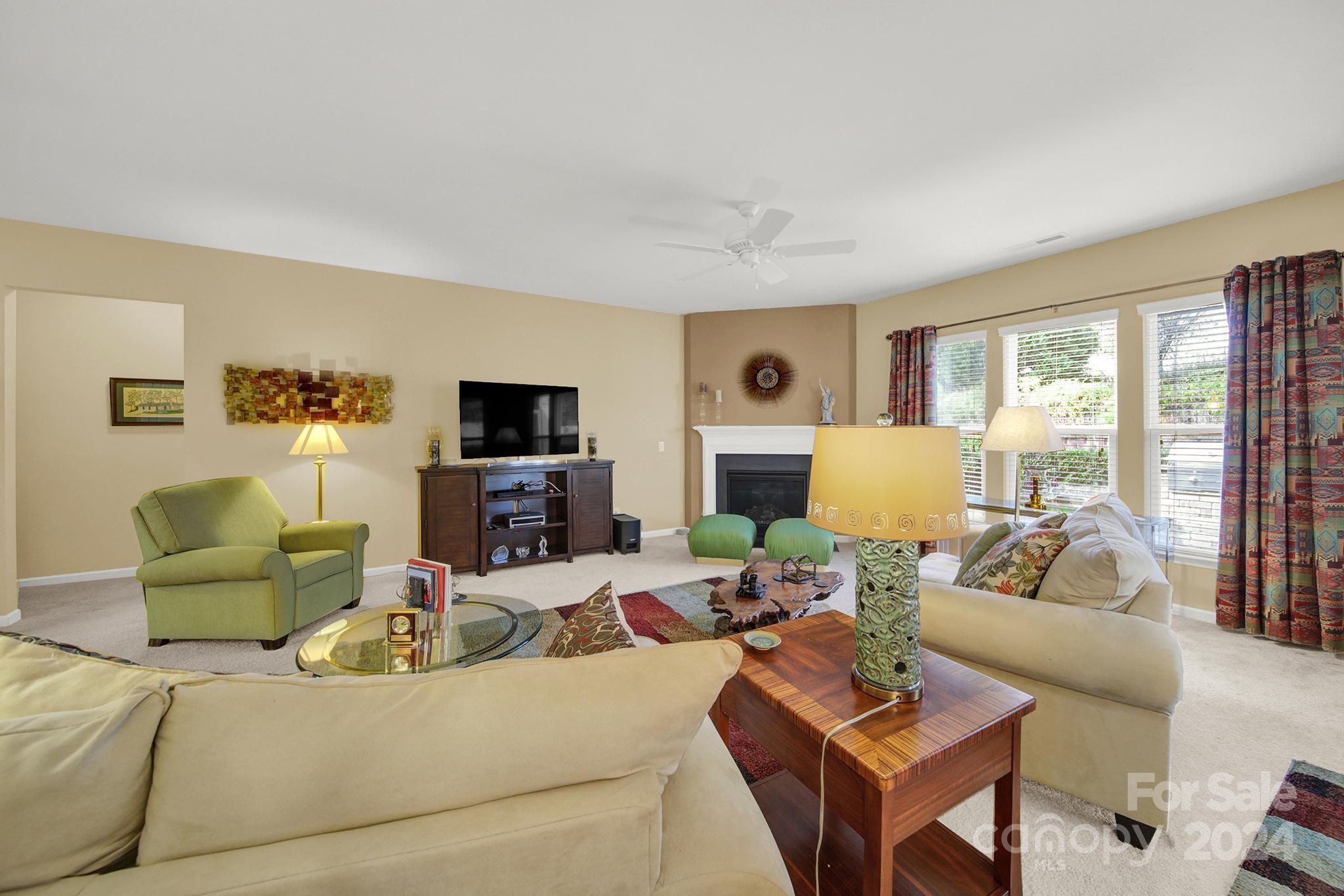 4022 Blackburn Court Property Photo 12