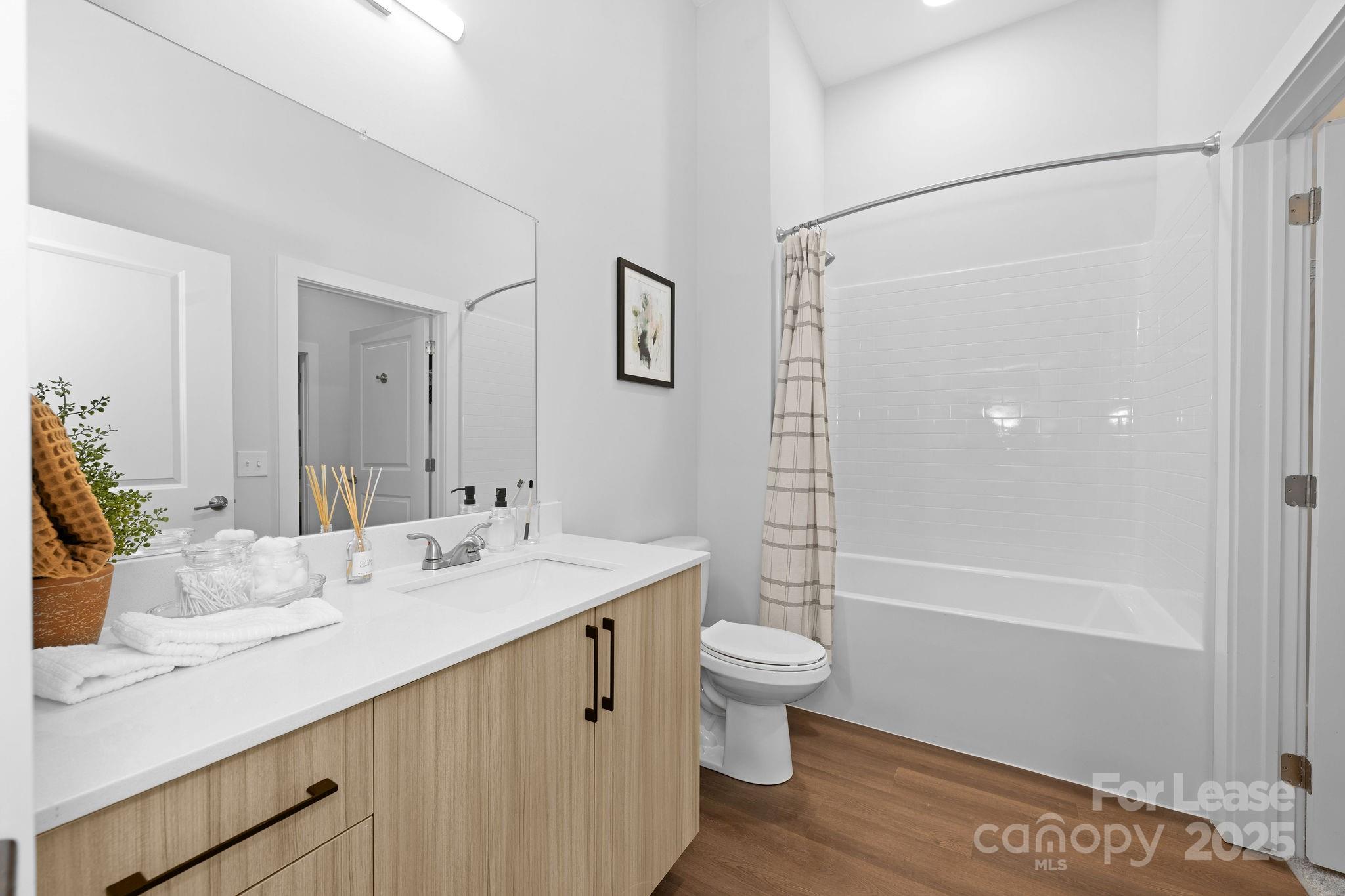 5120 77 Center Drive 1b.4 Property Photo 16