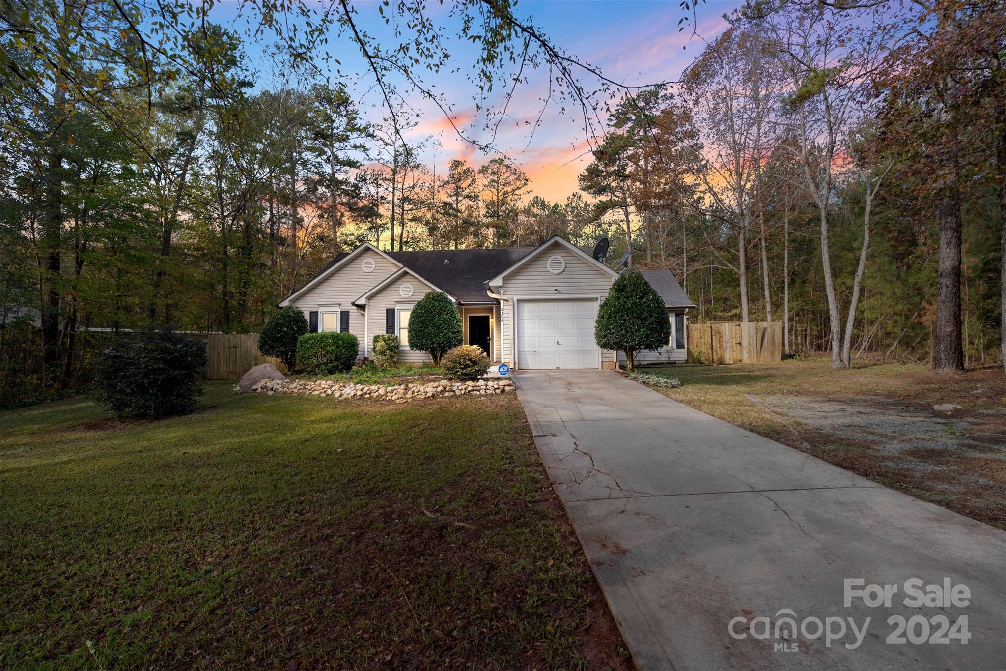 2306 Morningside Drive Property Photo 1