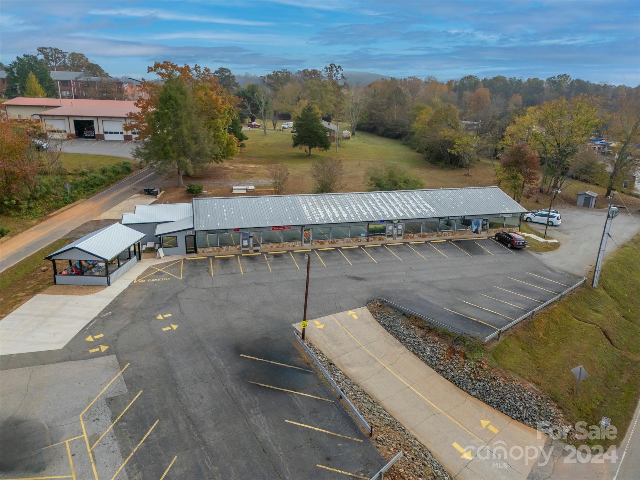 82 NC Hwy 9 None Property Photo 1