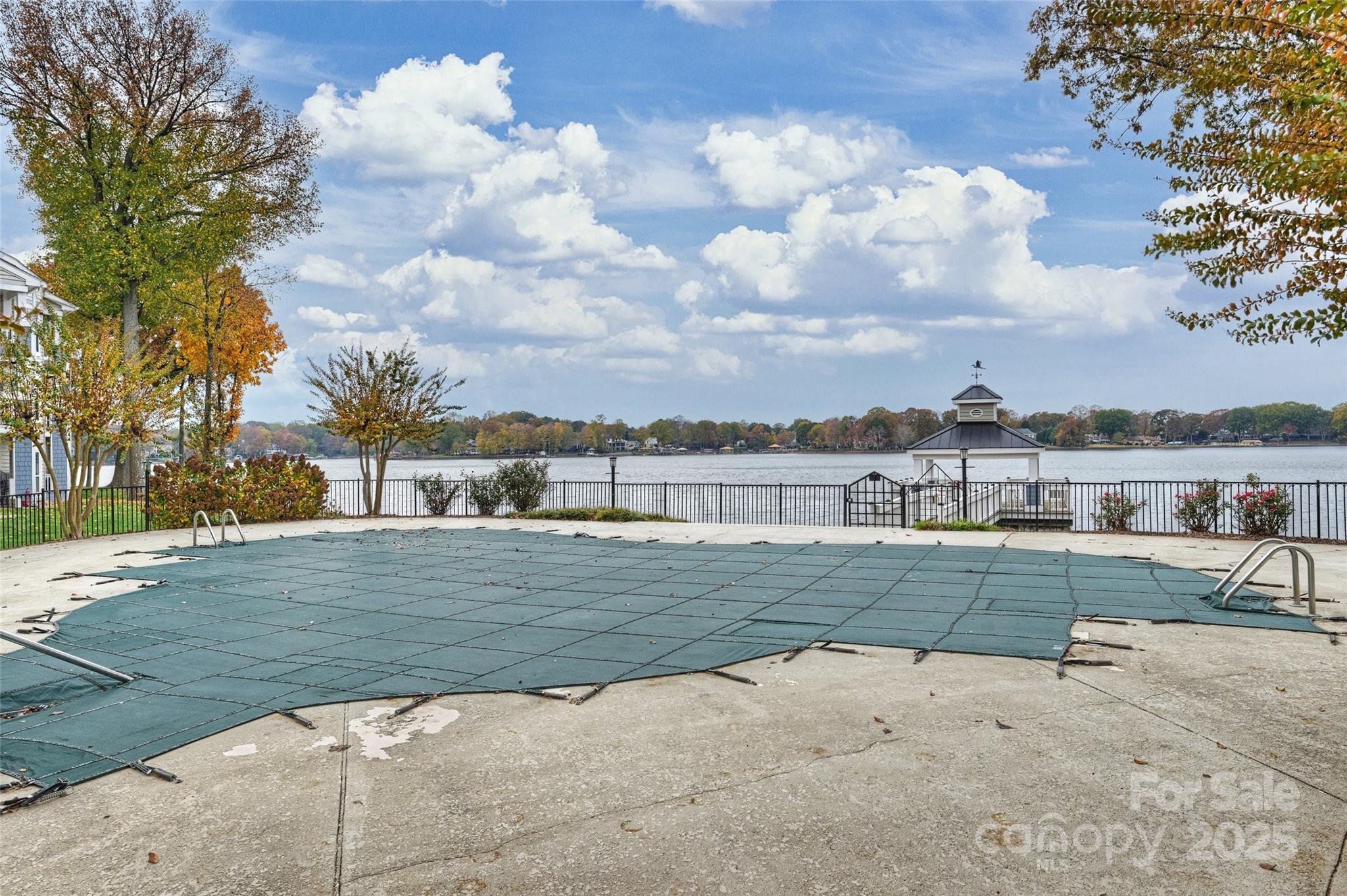 907 Southwest Drive Property Photo 29