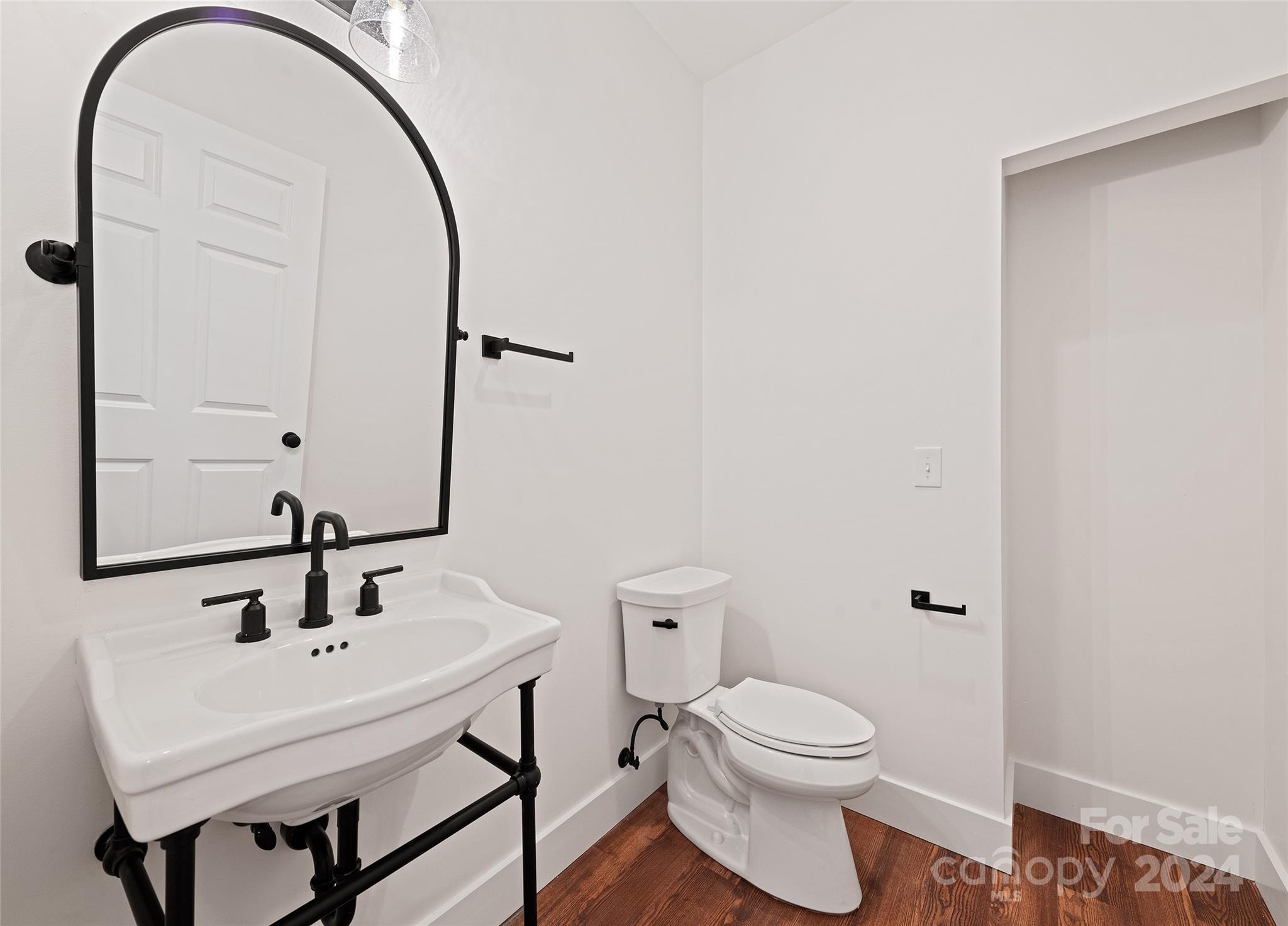 11 Riemar Lane 1 Property Photo 16