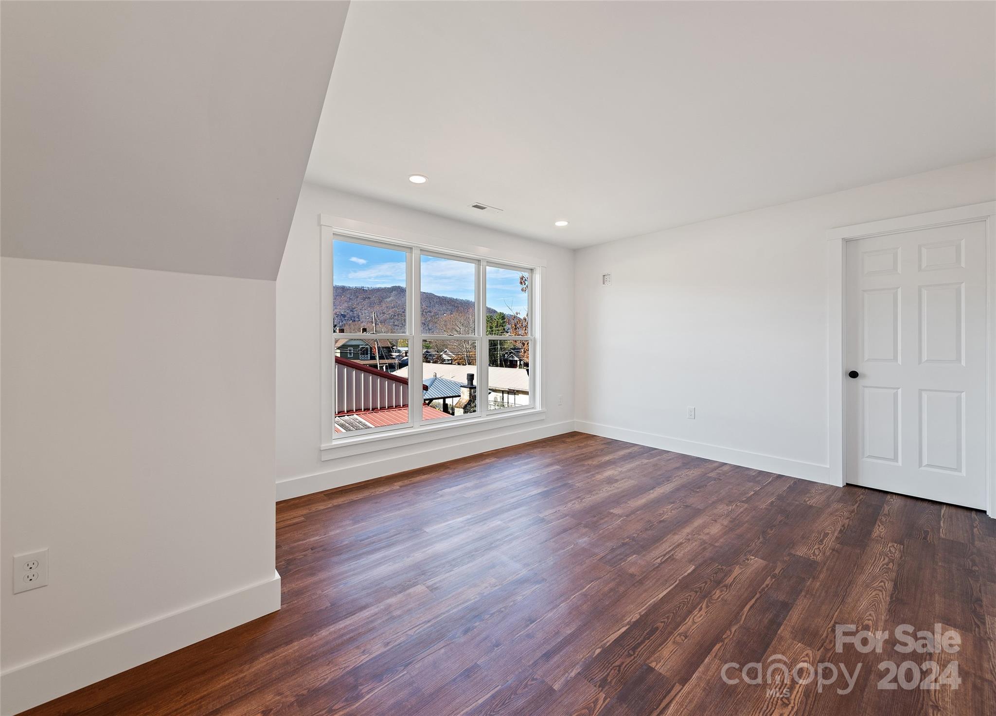 11 Riemar Lane 1 Property Photo 24