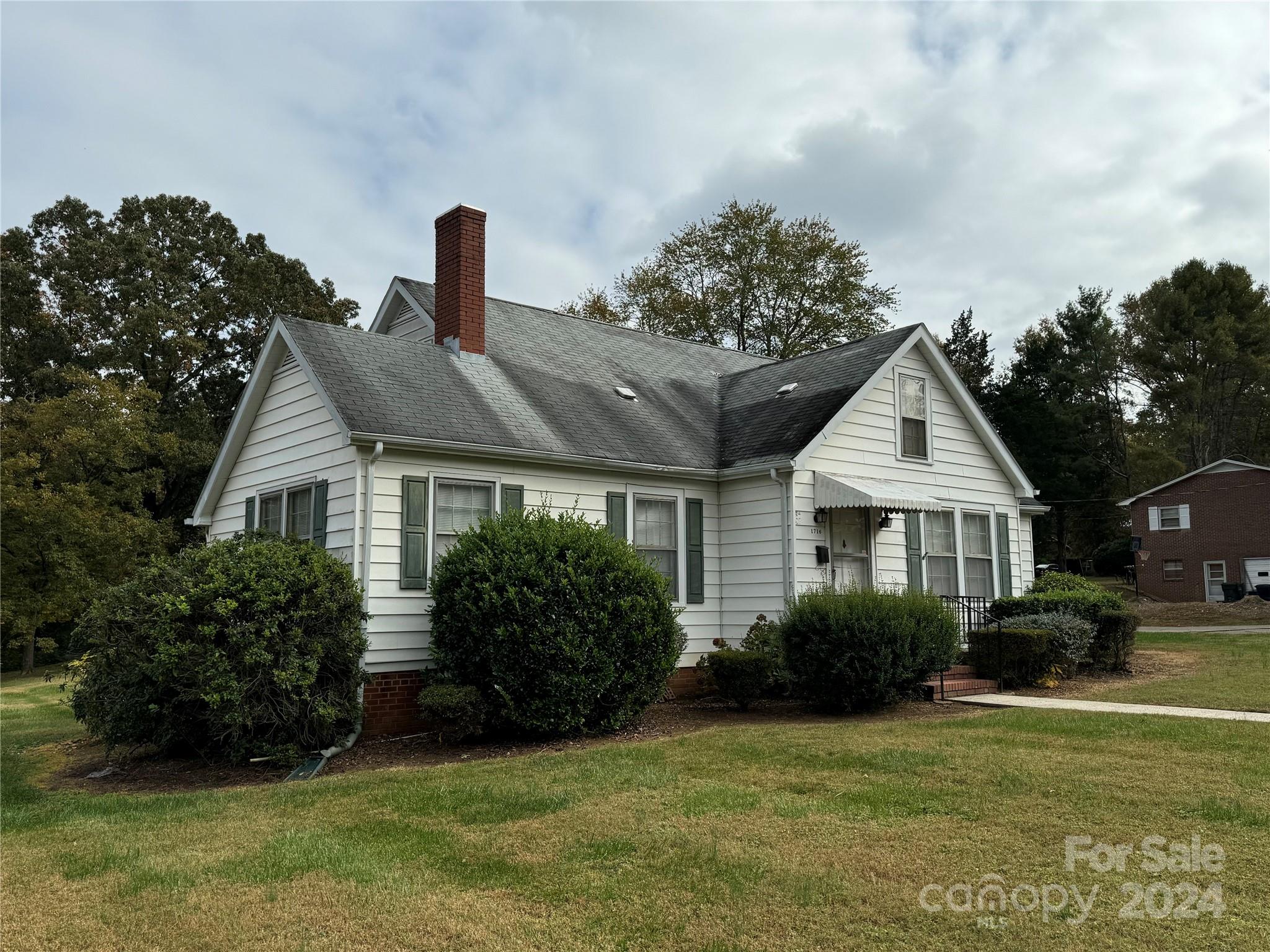 1716 3rd Street Property Photo 2