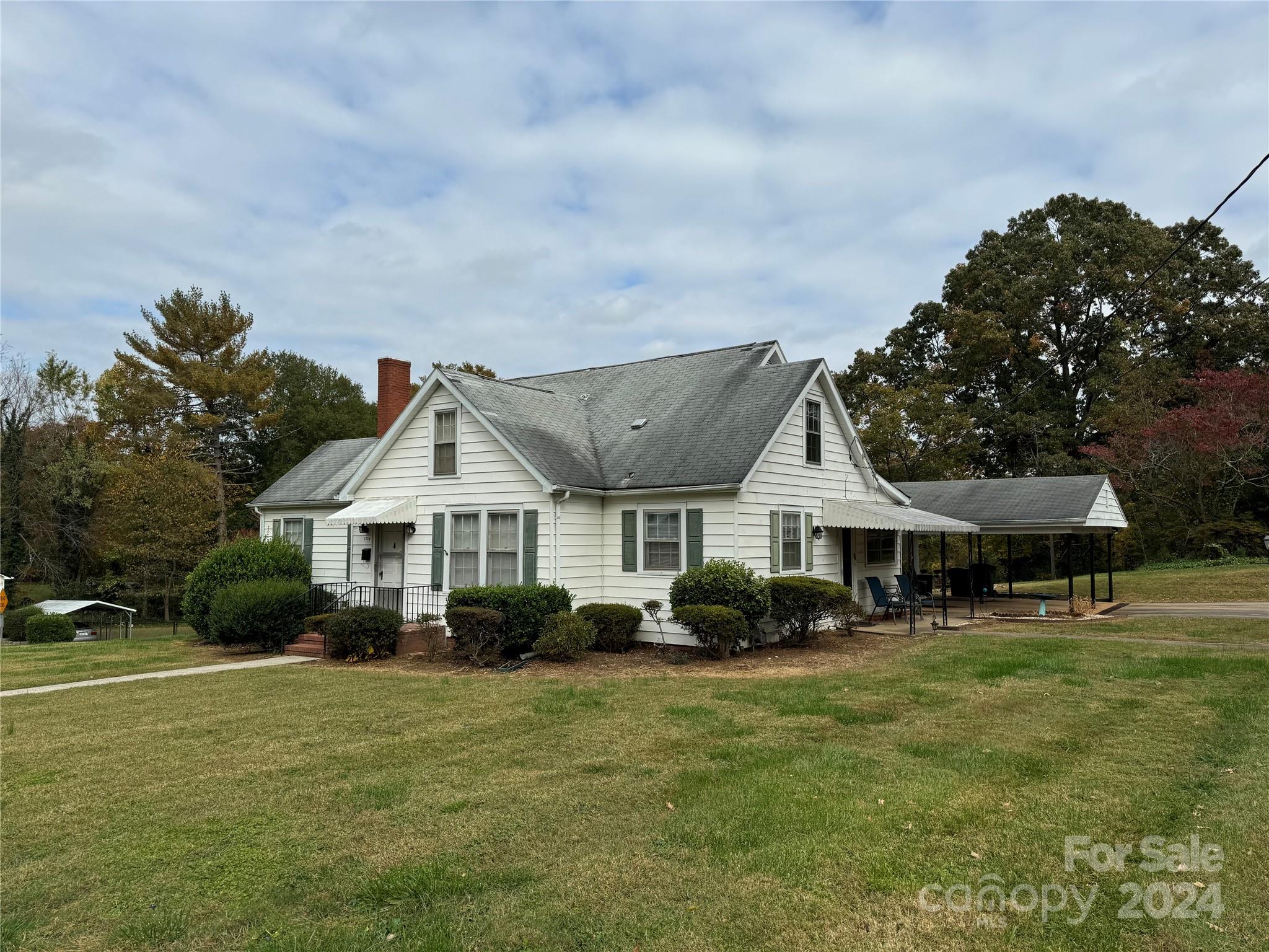 1716 3rd Street Property Photo 3