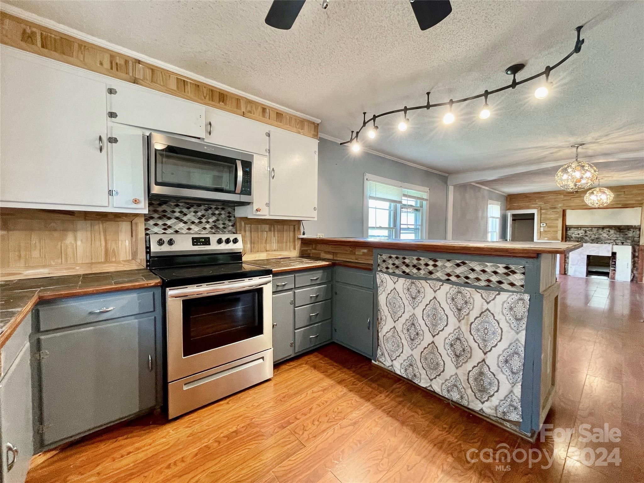 142 Swink Street Property Photo 12