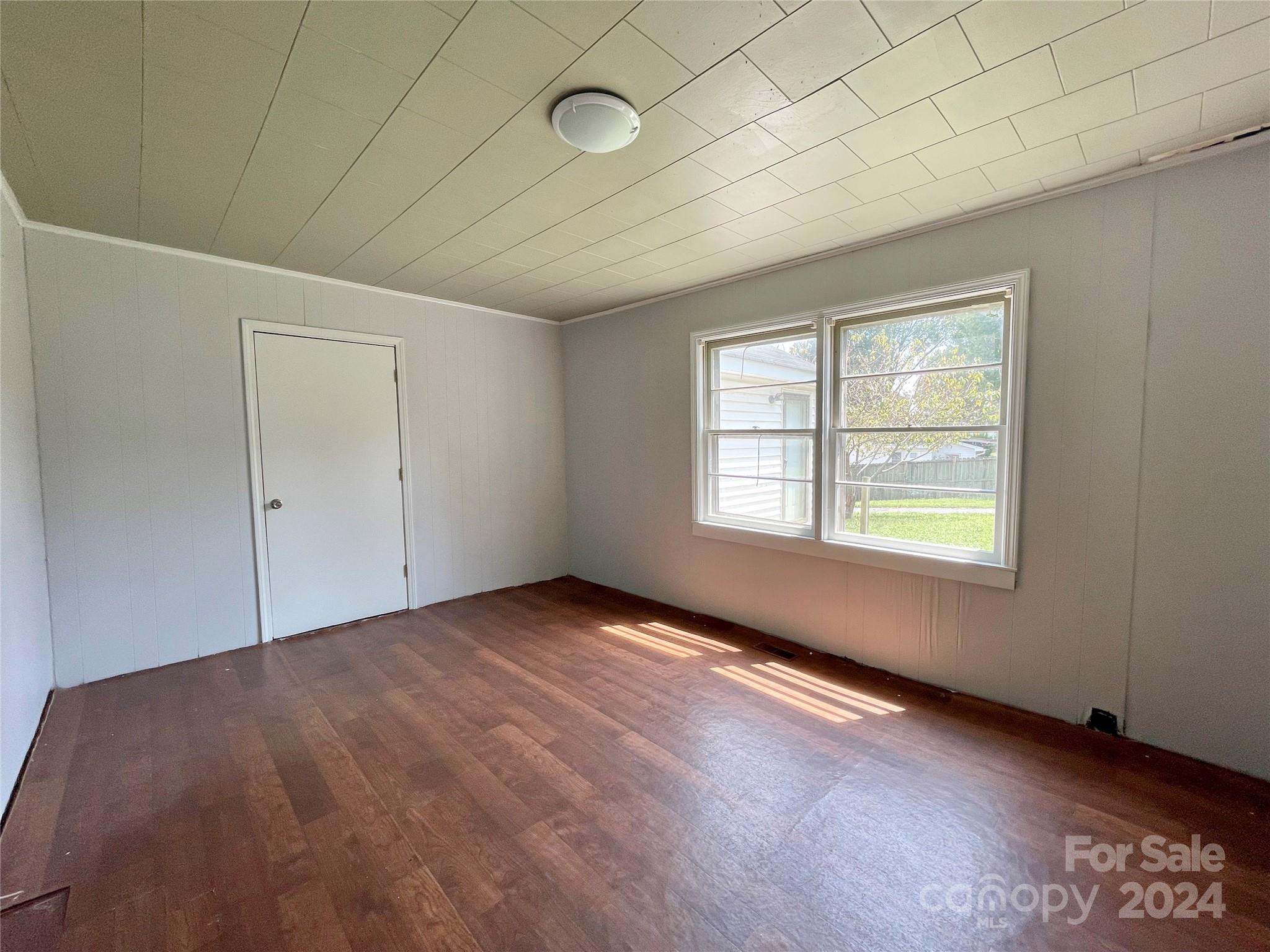 142 Swink Street Property Photo 16