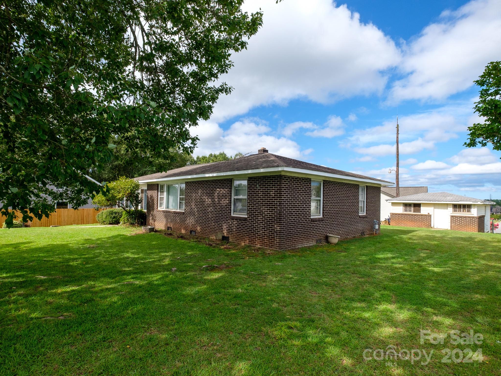 408 Pine Ridge Road Property Photo 2