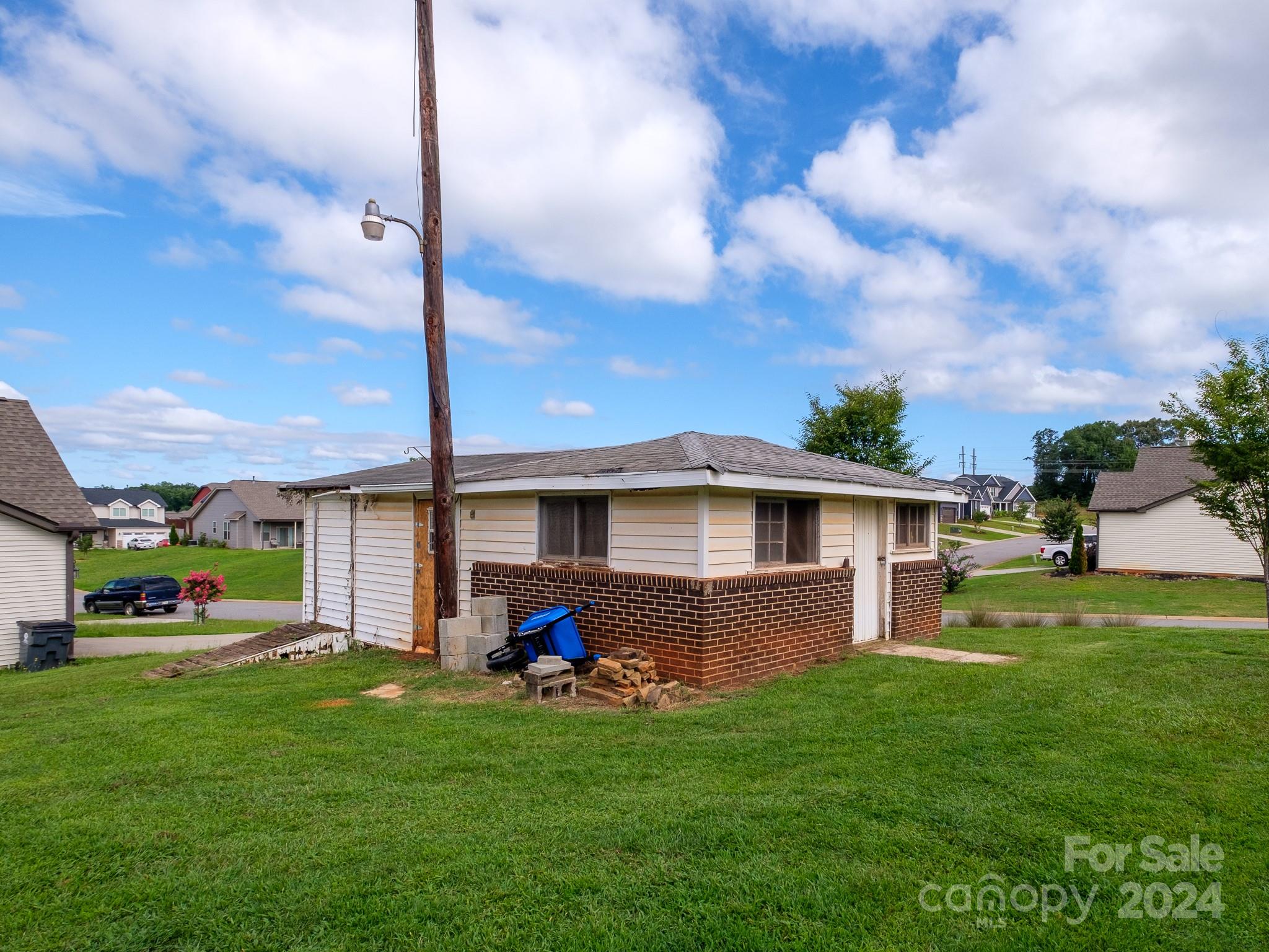 408 Pine Ridge Road Property Photo 4