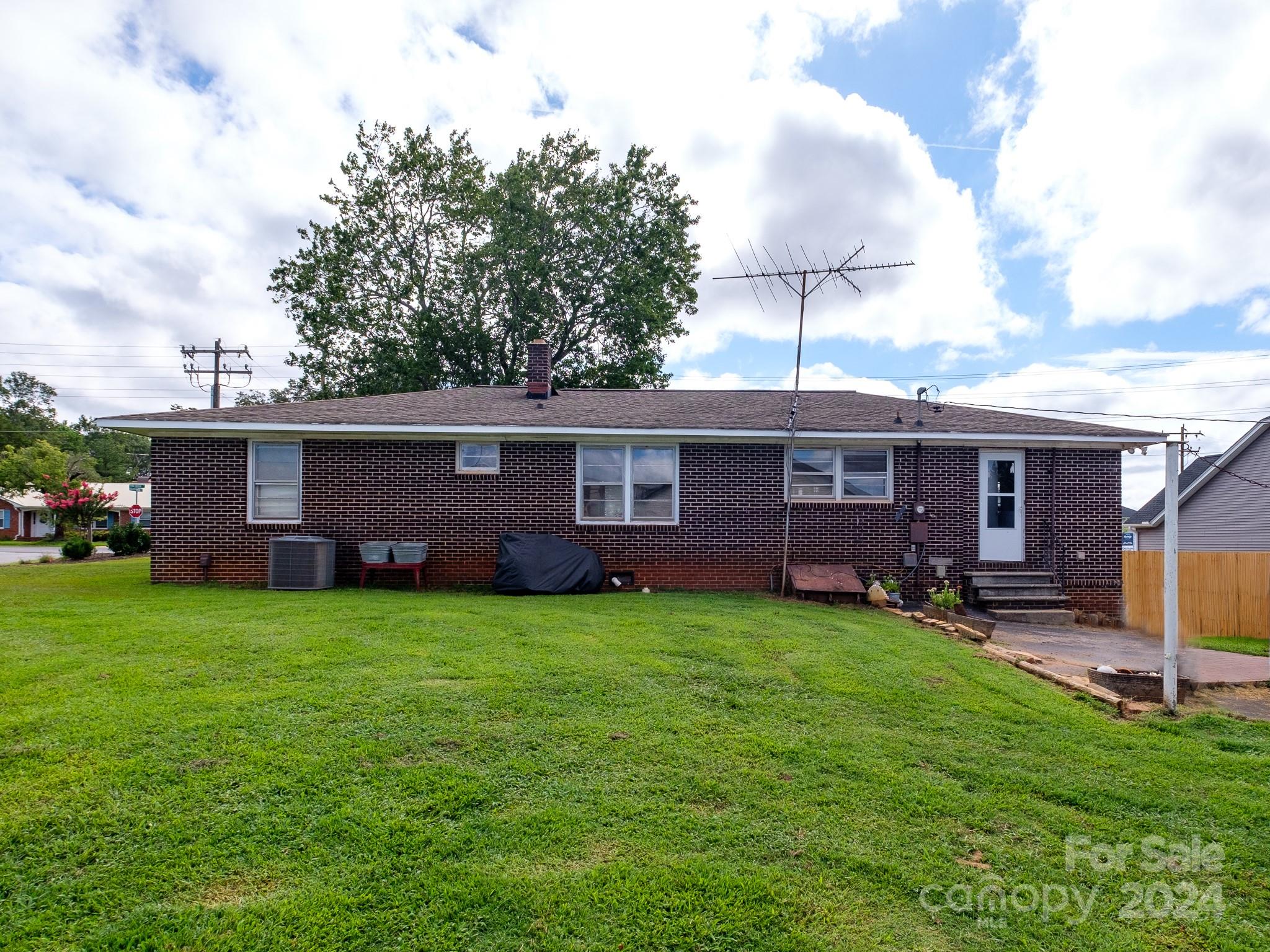 408 Pine Ridge Road Property Photo 5