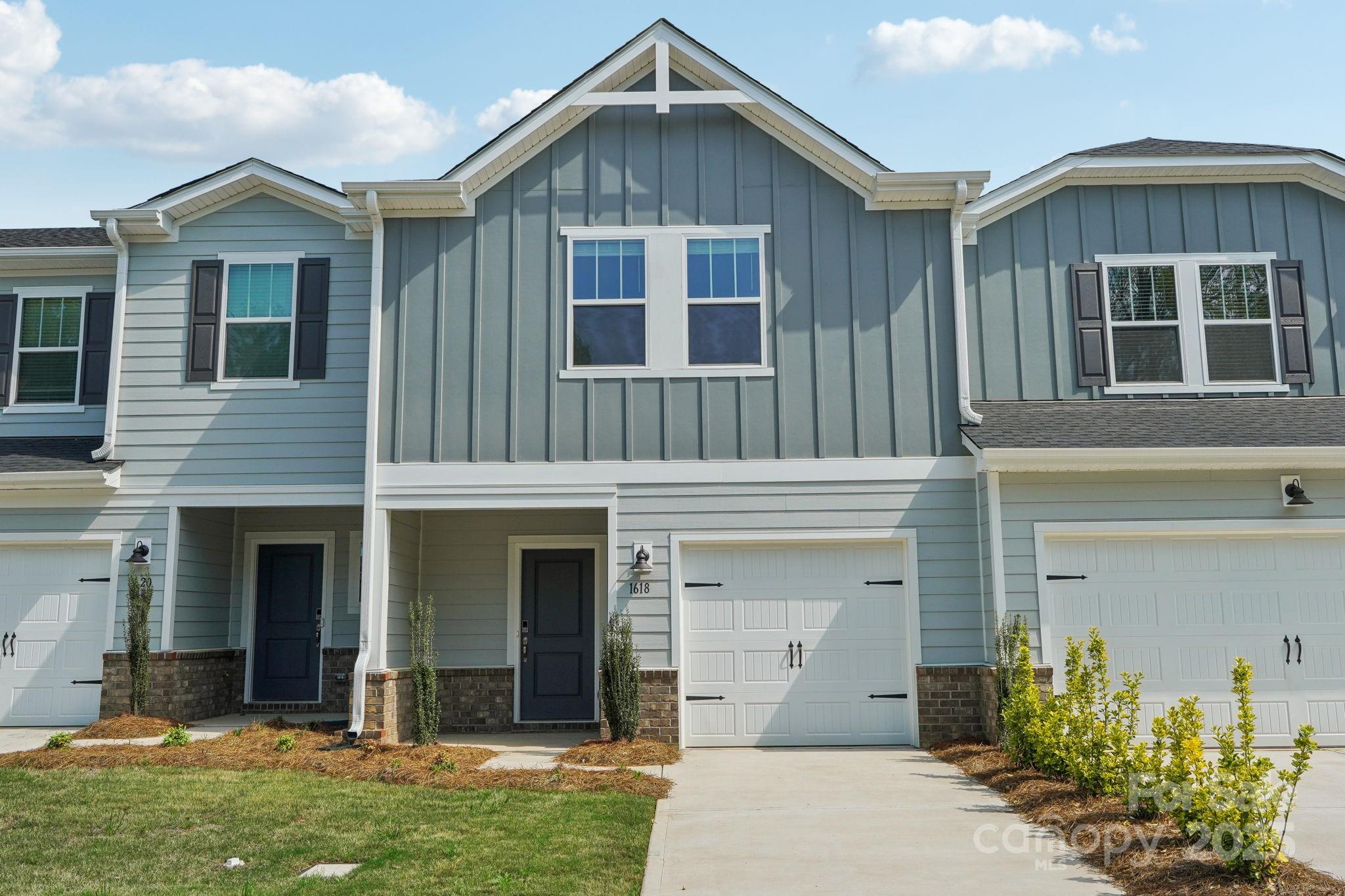 1618 Village Grove Lane Property Photo