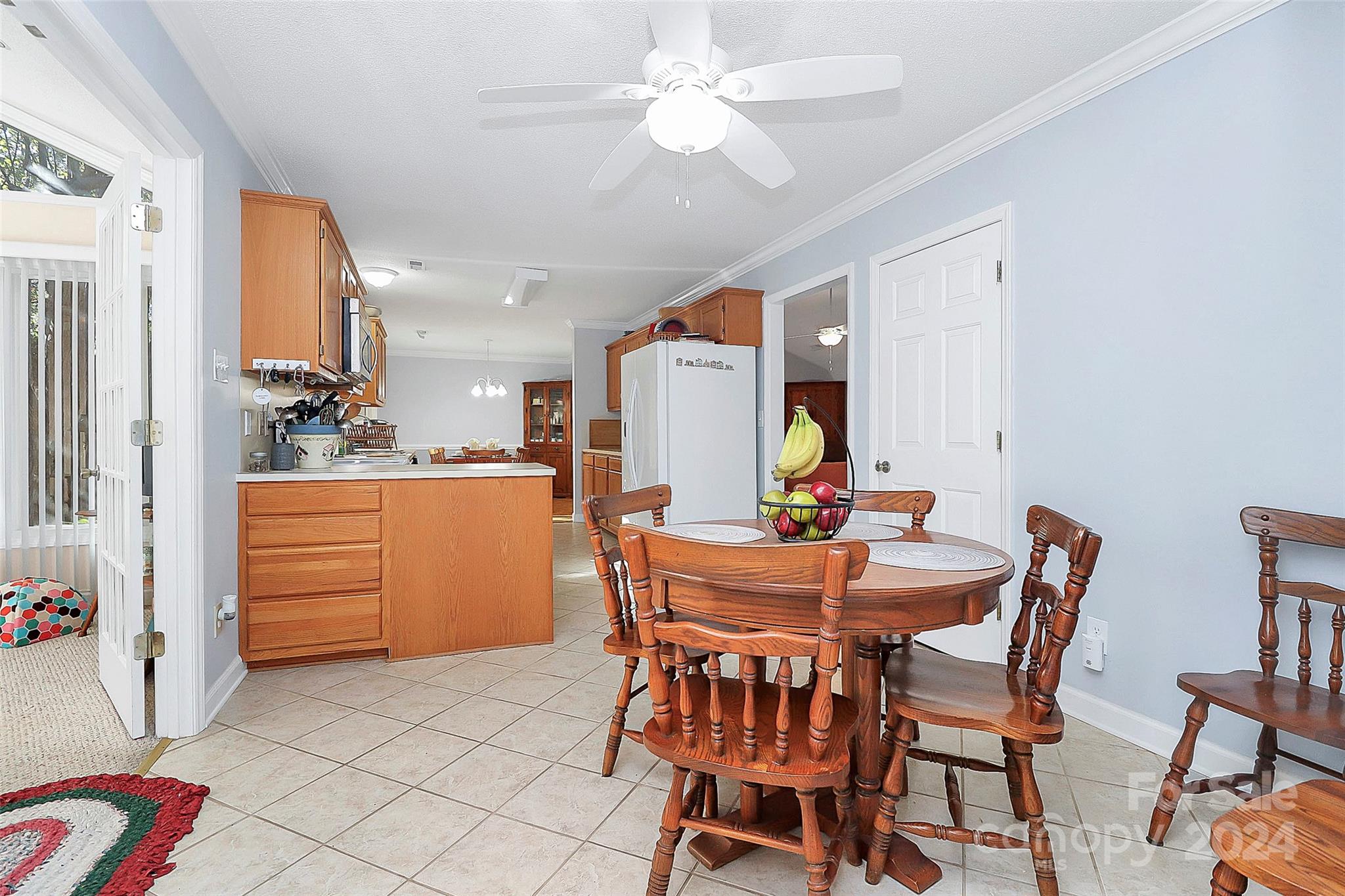 1811 Charter Drive Property Photo 8