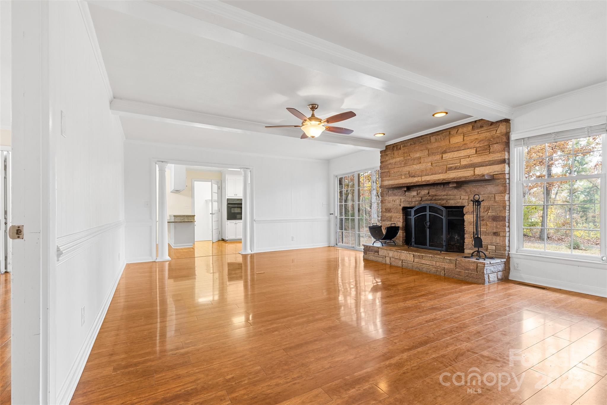 16695 Silver Road Property Photo 4