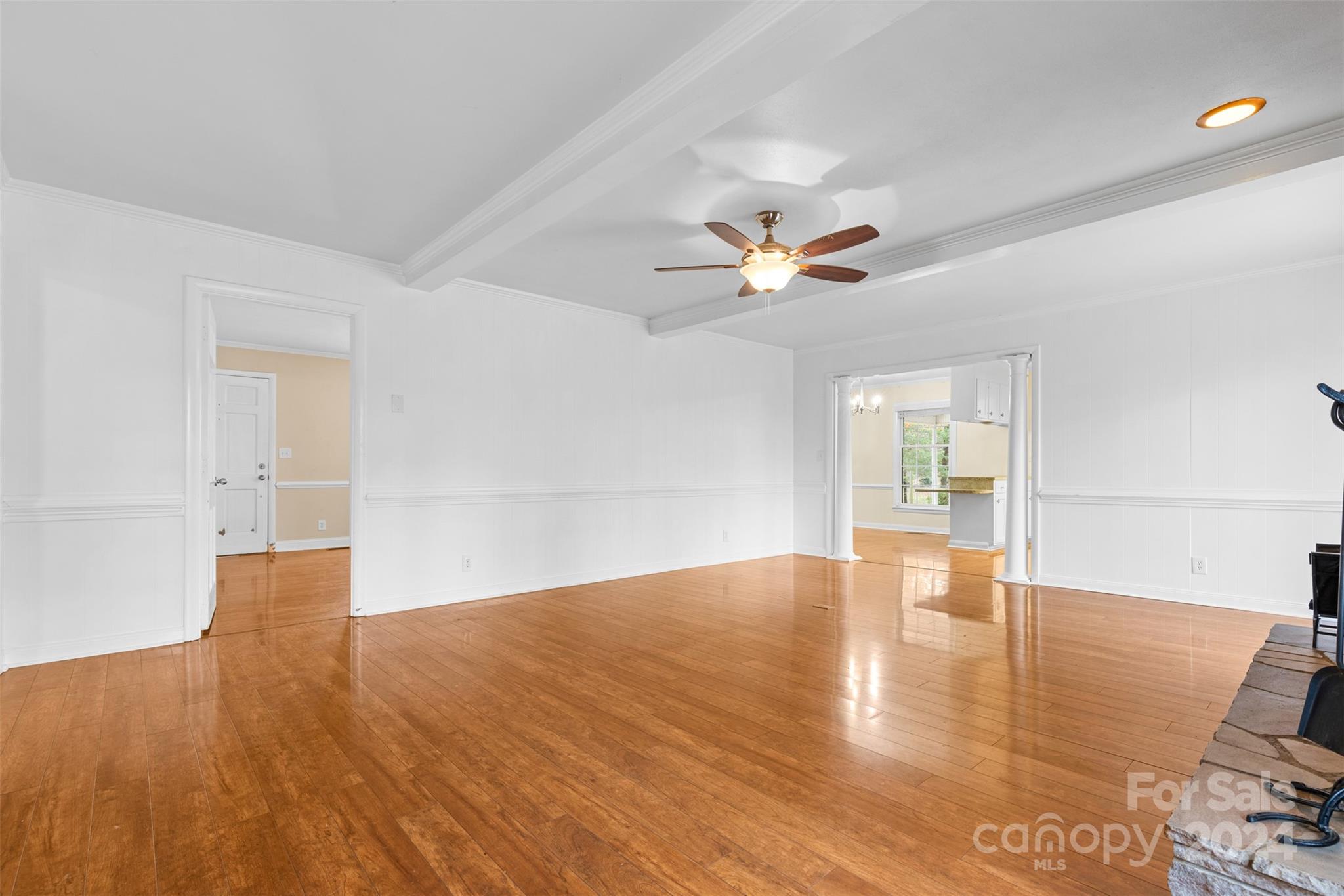 16695 Silver Road Property Photo 5
