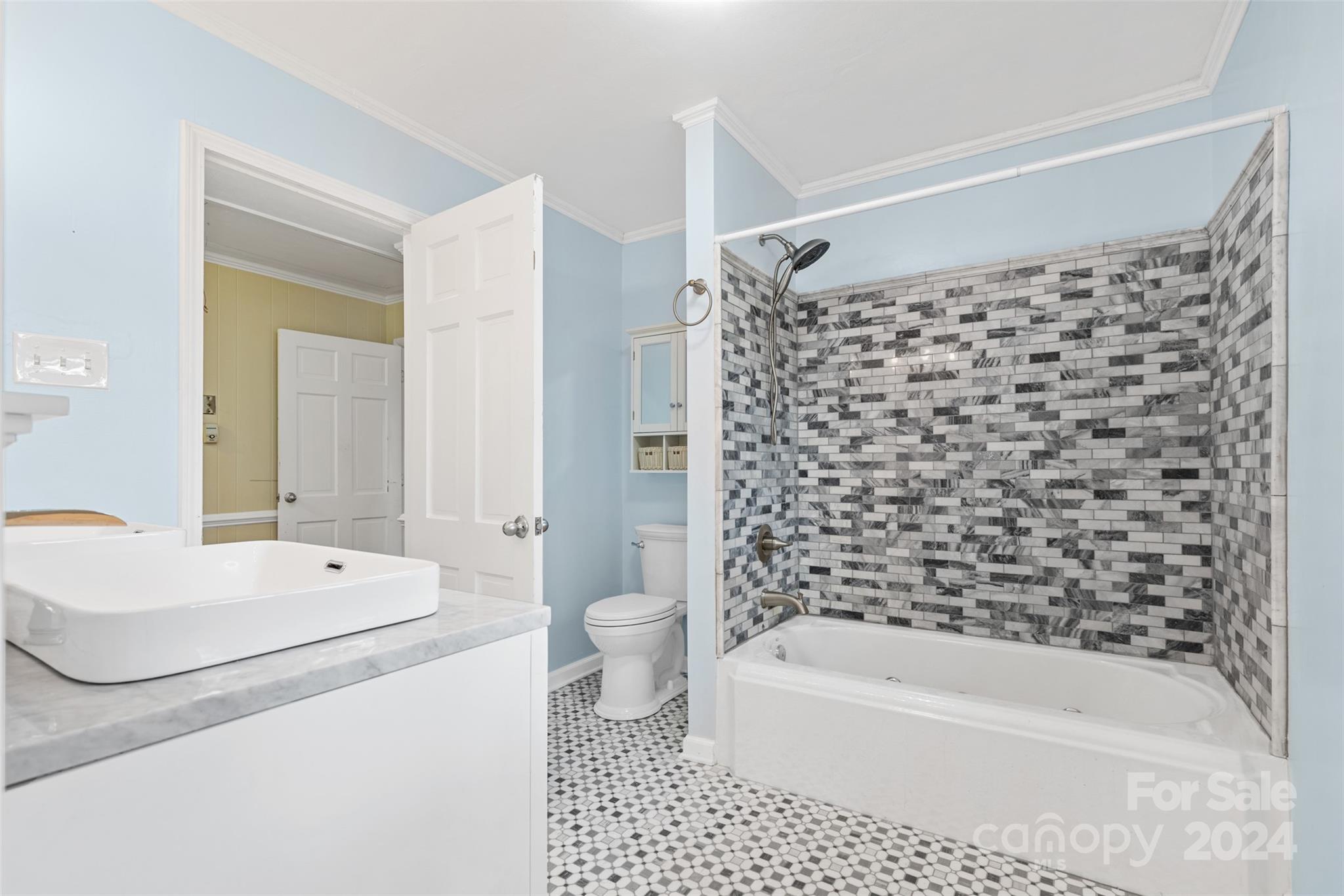 16695 Silver Road Property Photo 12