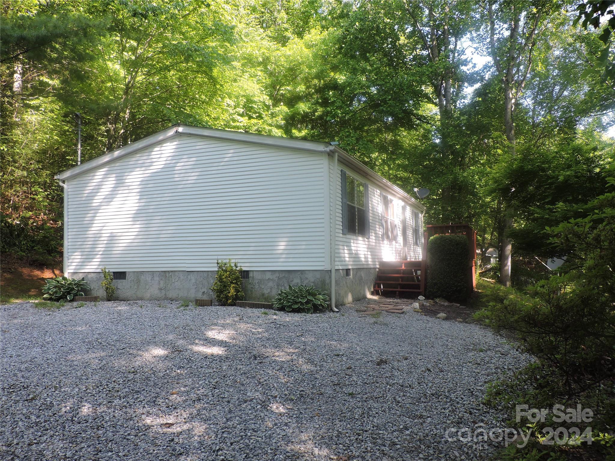 2271 Gouges Creek Road Property Photo 3