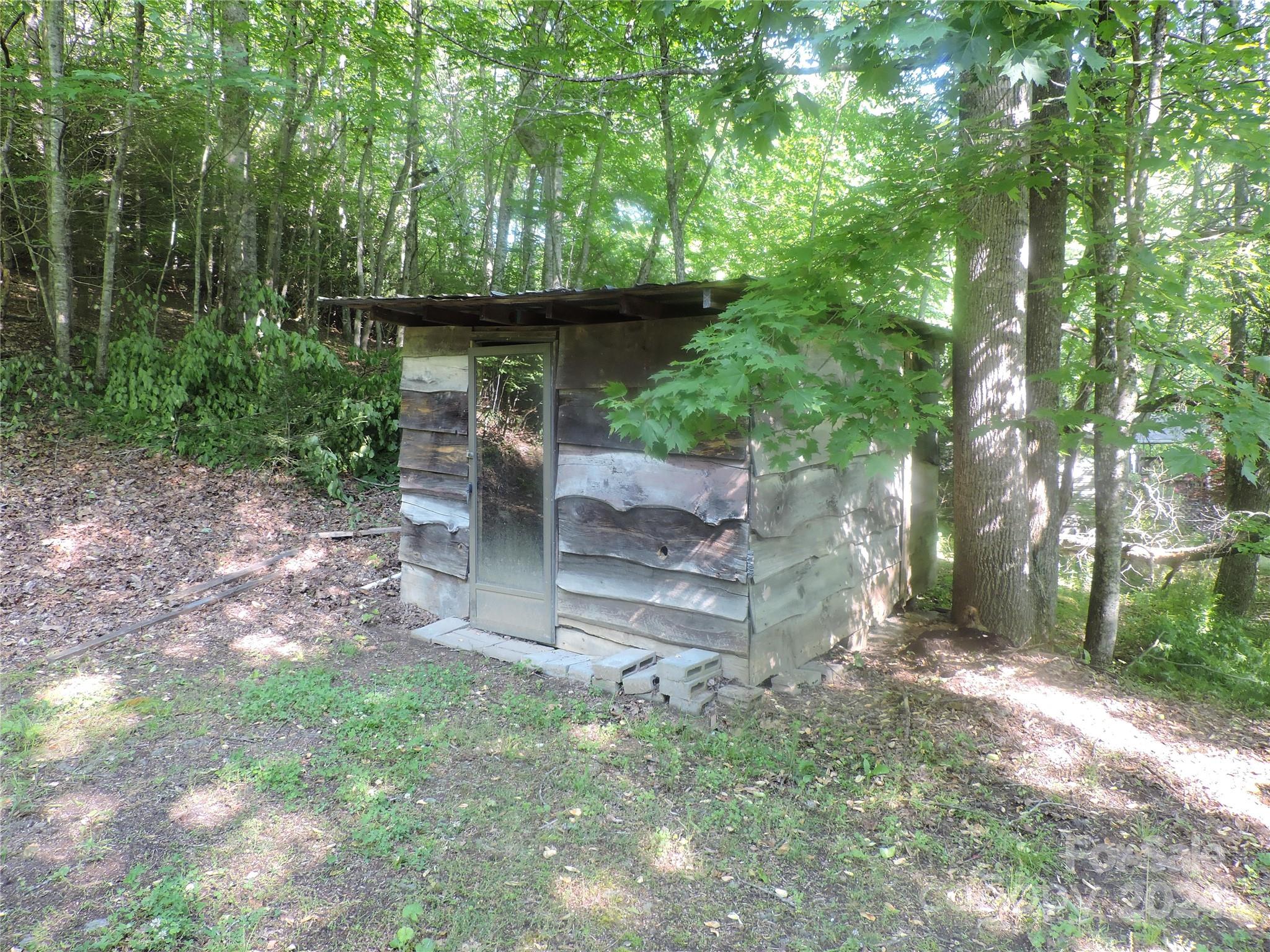 2271 Gouges Creek Road Property Photo 9