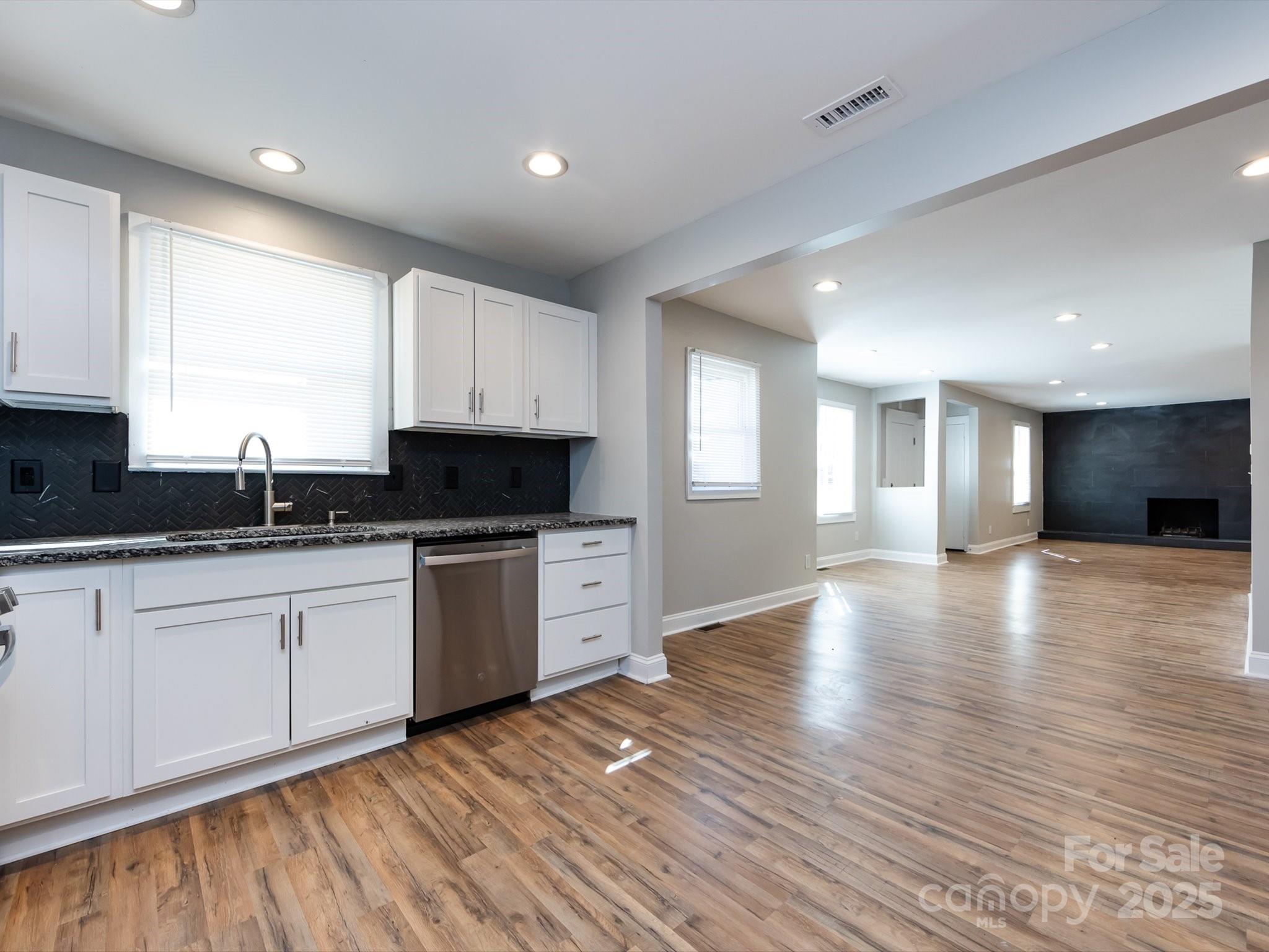 406 Harris Lane Property Photo 16