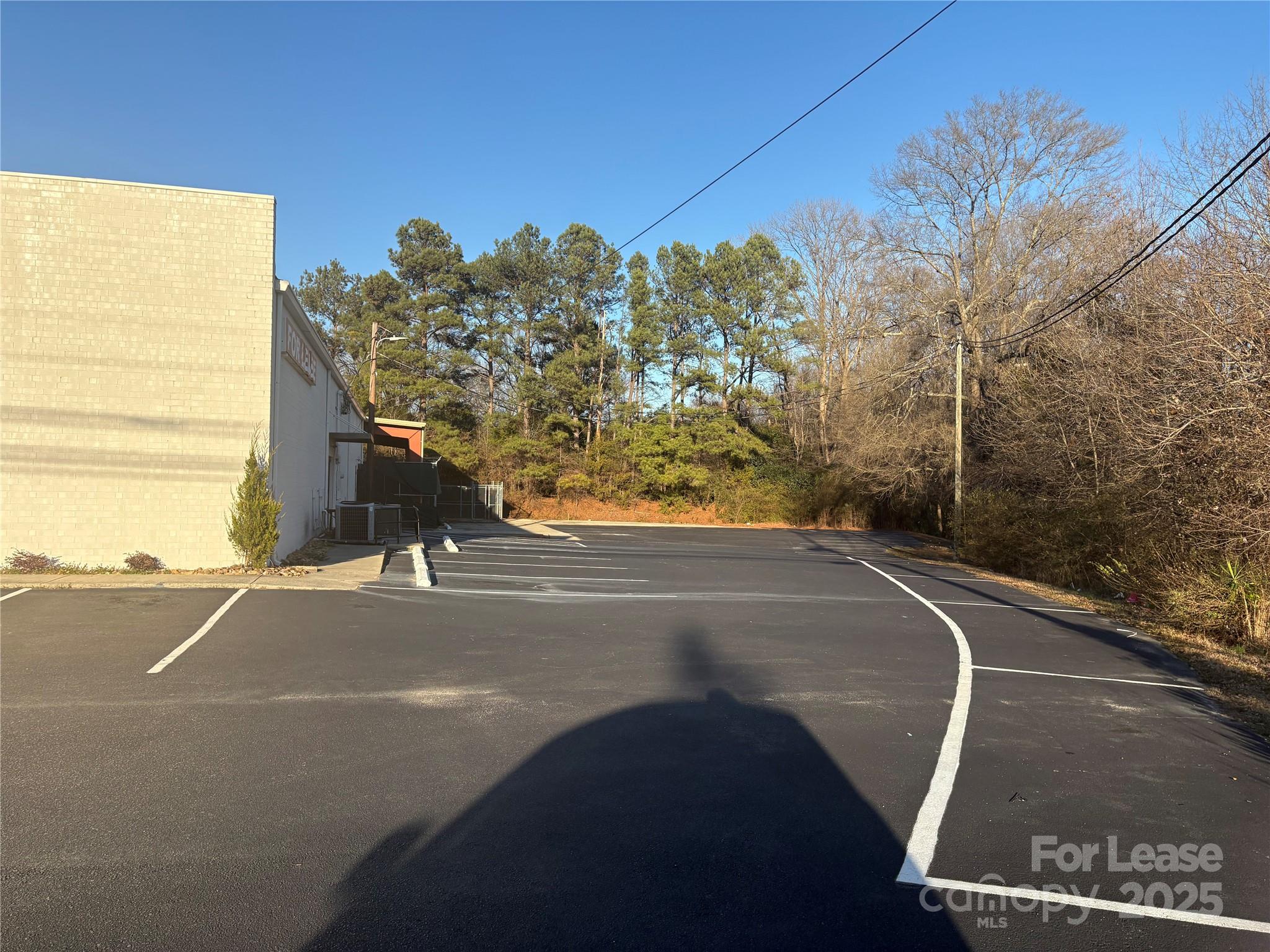 2520 W Roosevelt Boulevard Property Photo 3