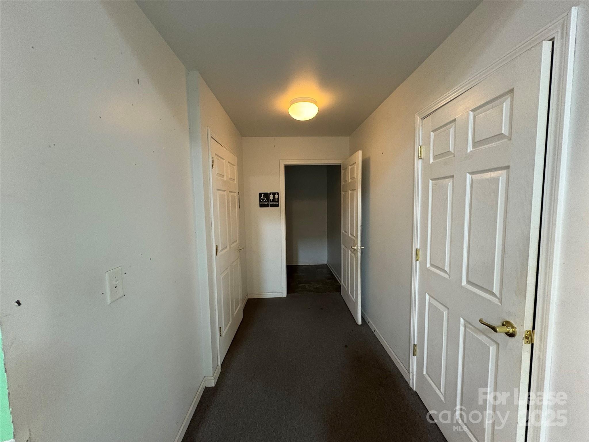 2520 W Roosevelt Boulevard Property Photo 12