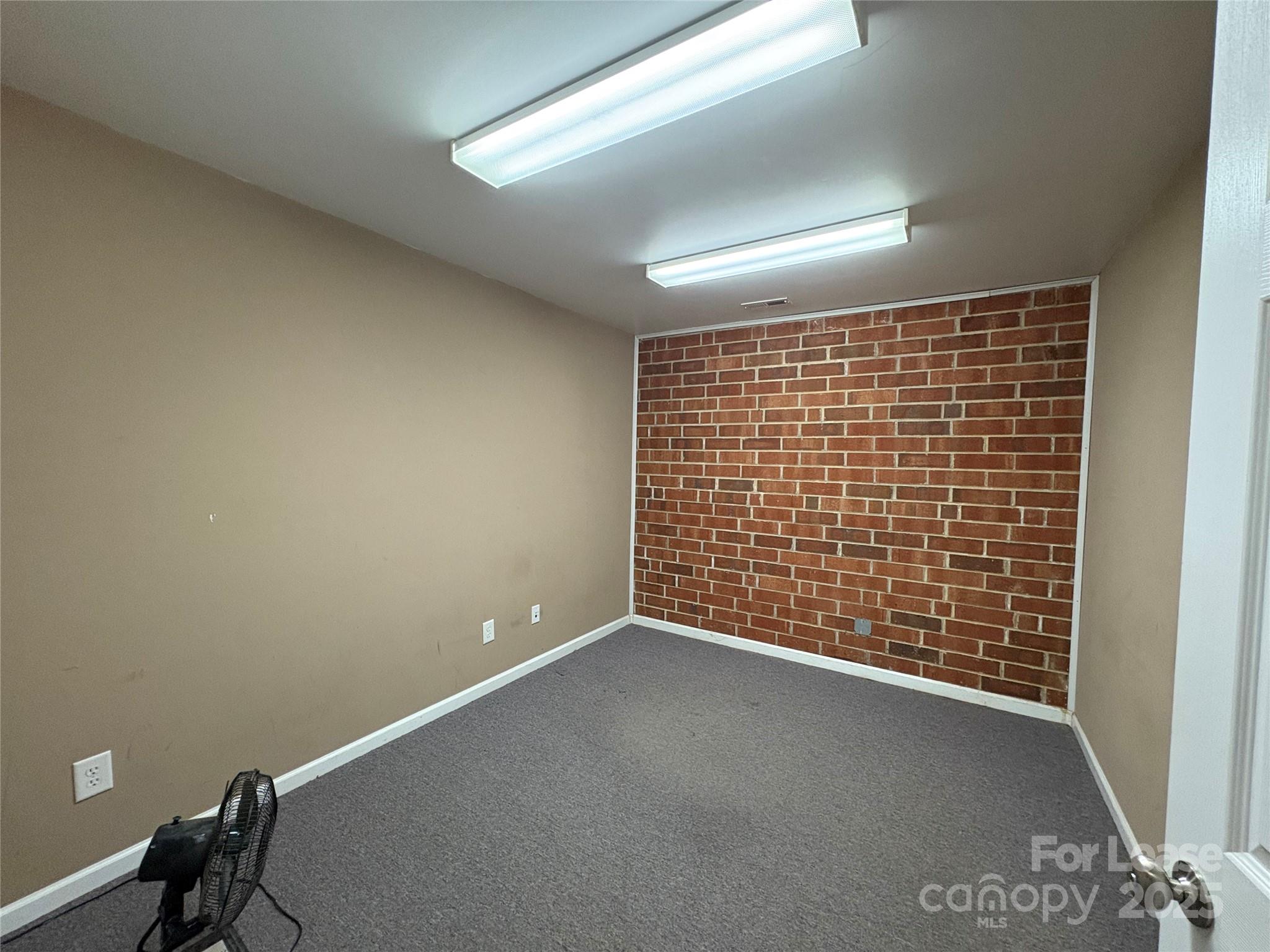 2520 W Roosevelt Boulevard Property Photo 15
