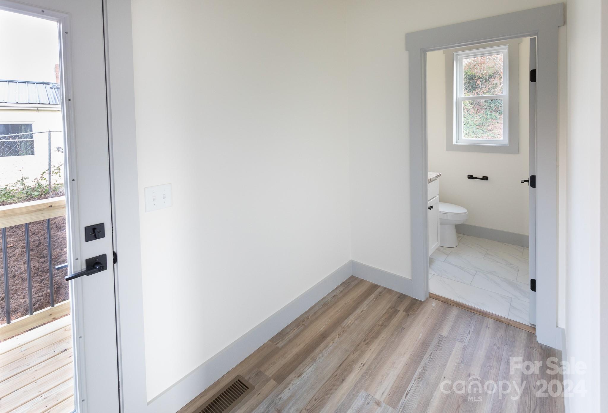71 Oakley Road Property Photo 11